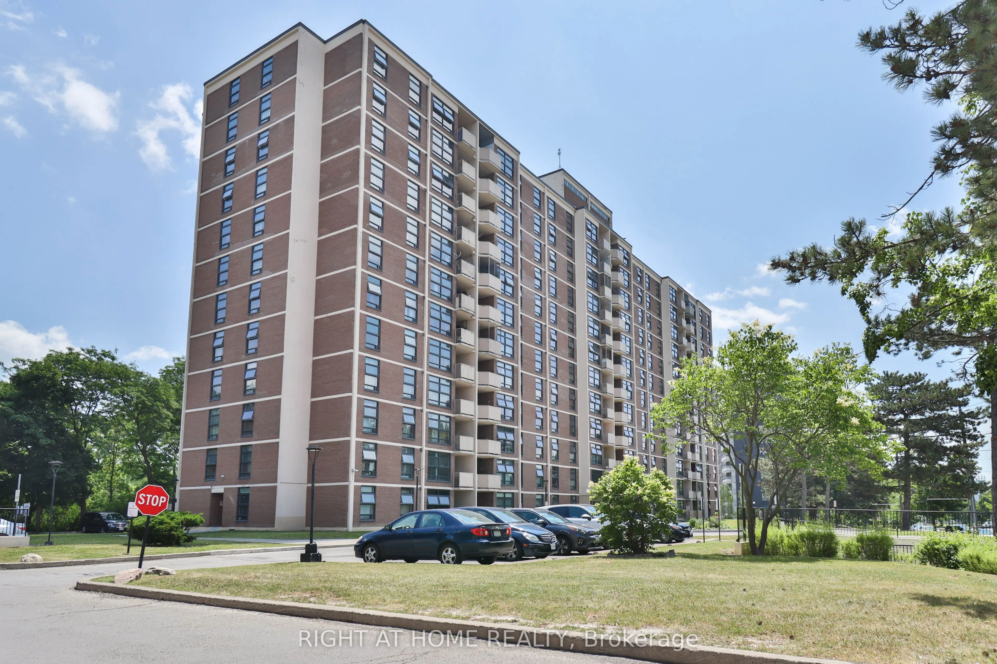 335 Driftwood Avenue, #909