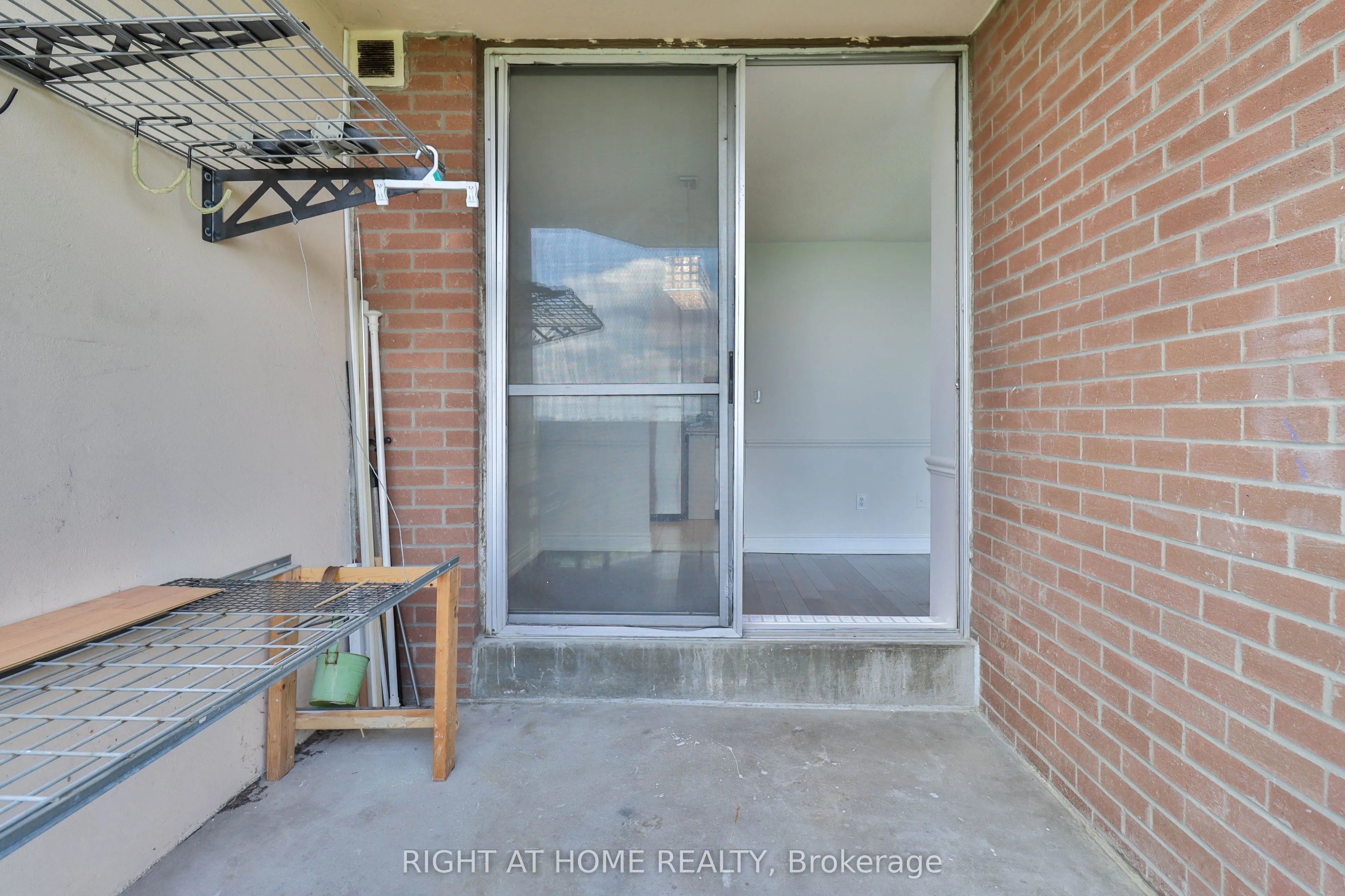 335 Driftwood Avenue, #909