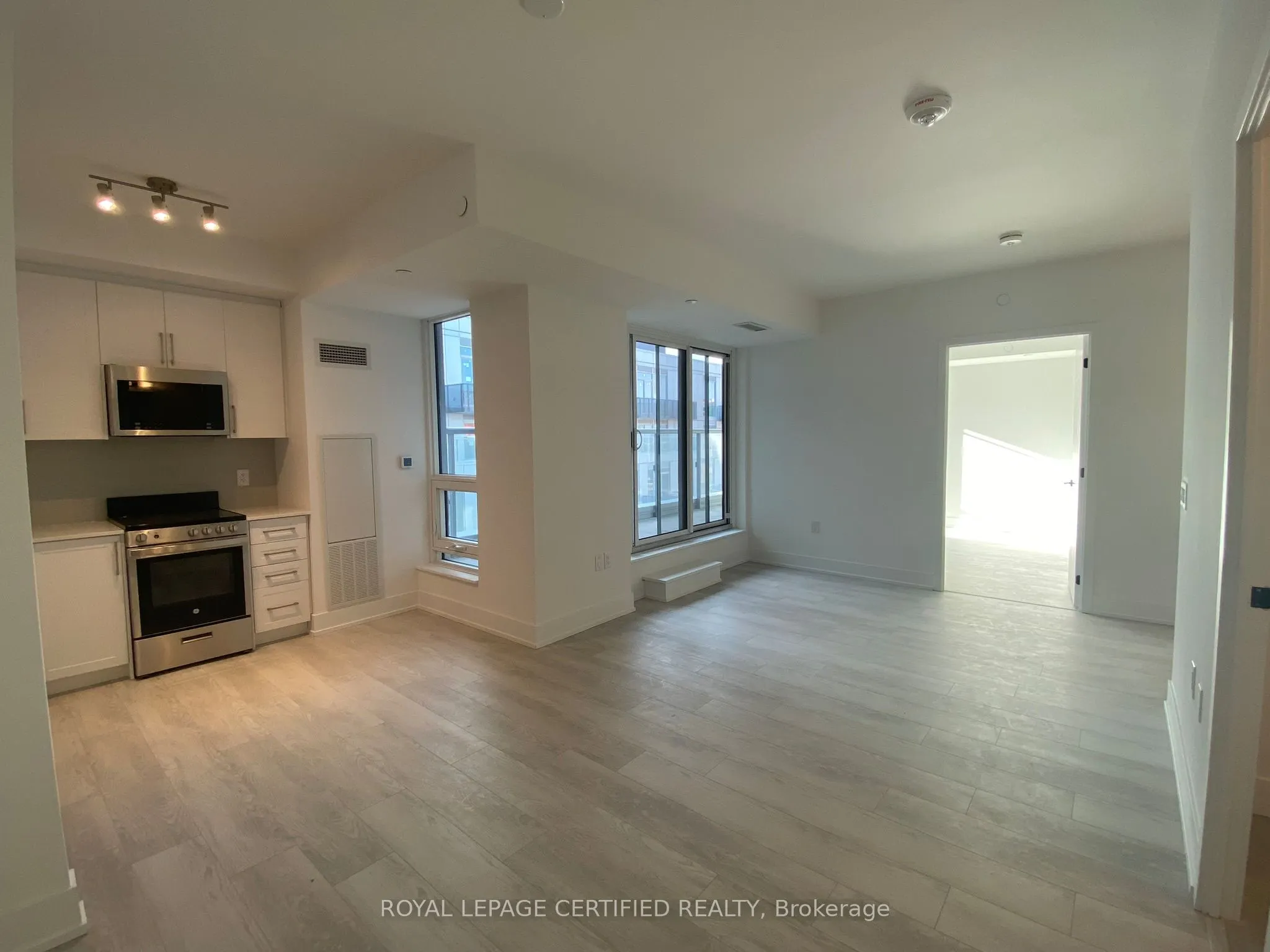 2450 Old Bronte Road, #701