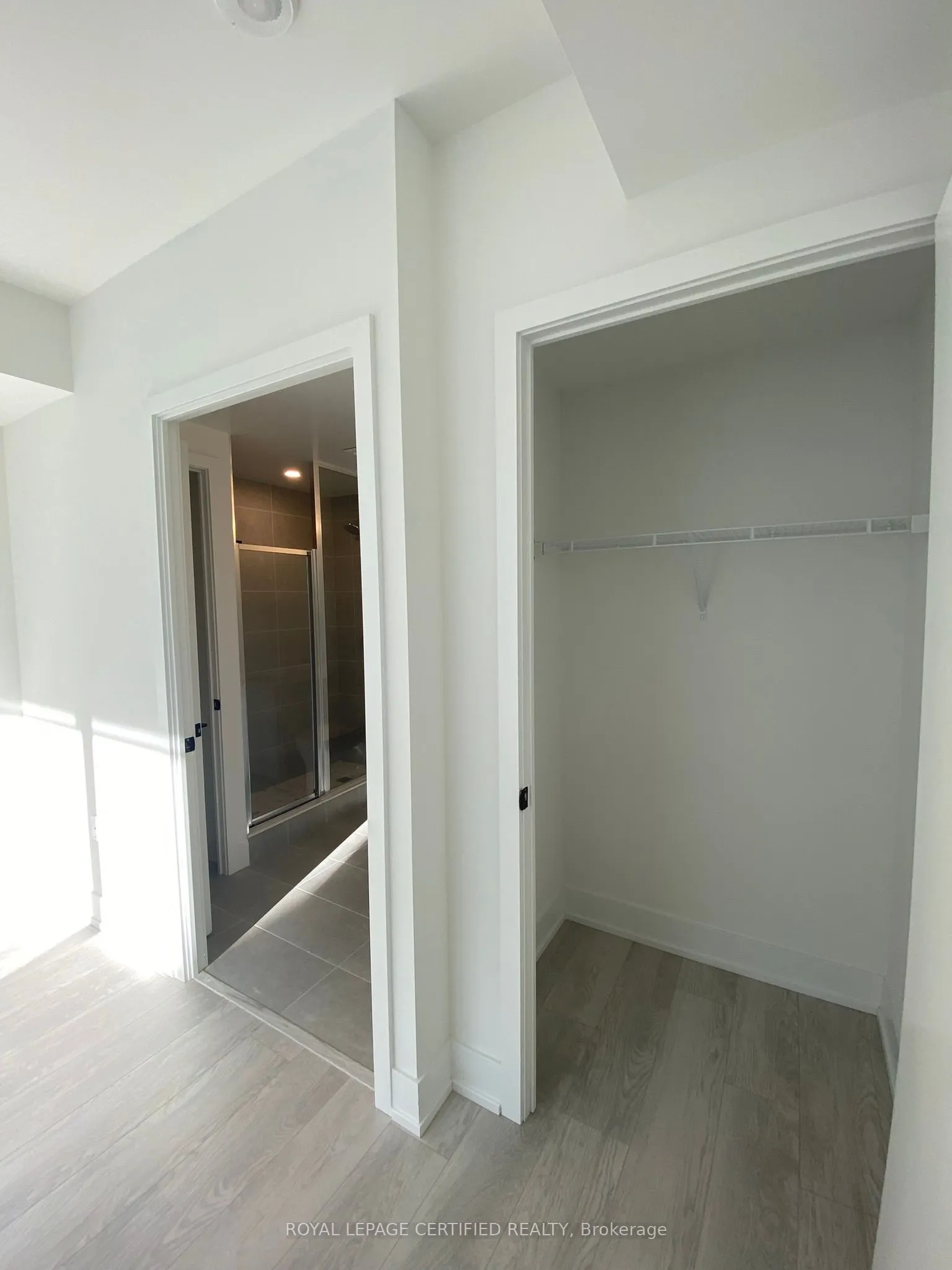 2450 Old Bronte Road, #701