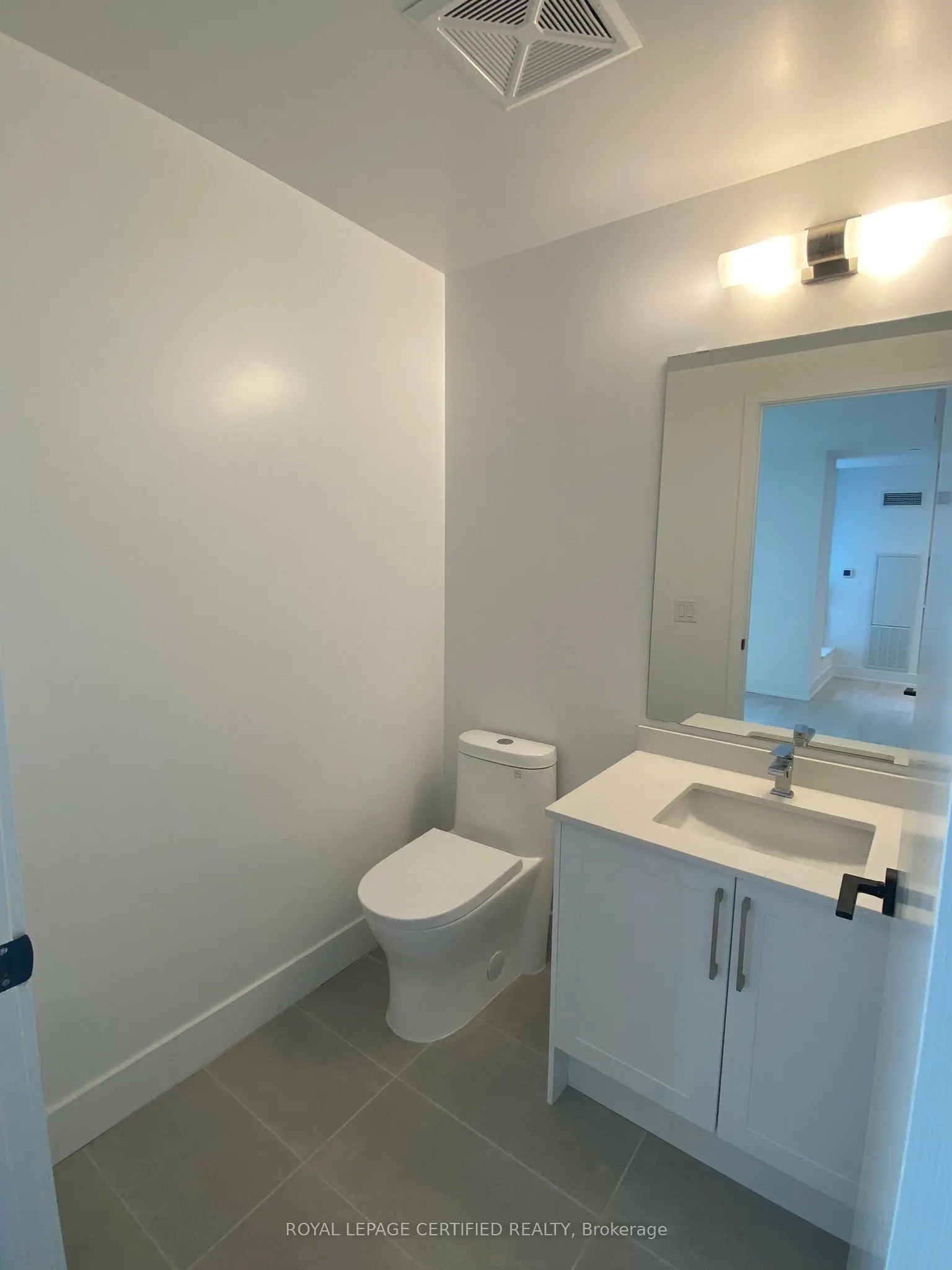 2450 Old Bronte Road, #701