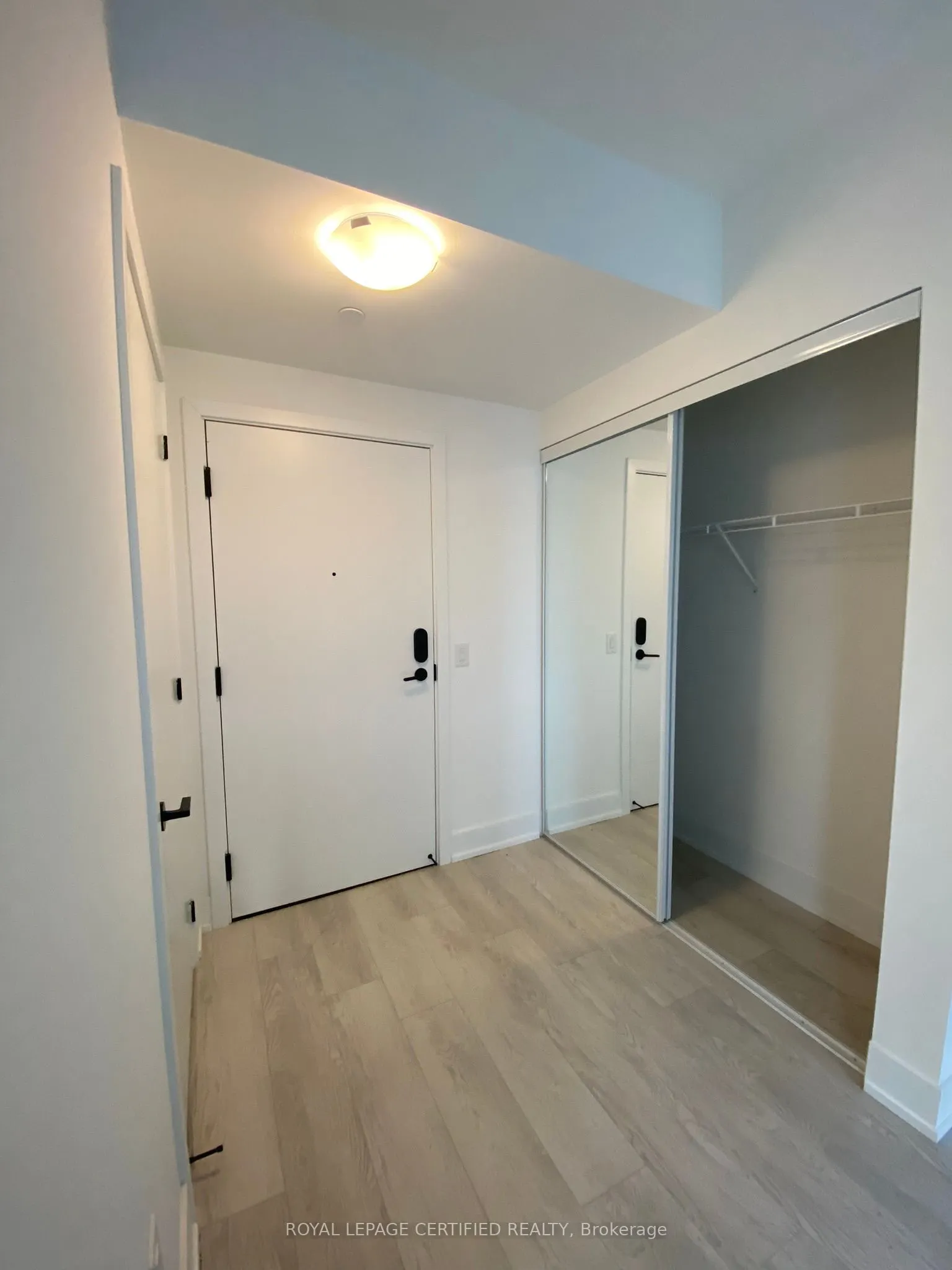 2450 Old Bronte Road, #701