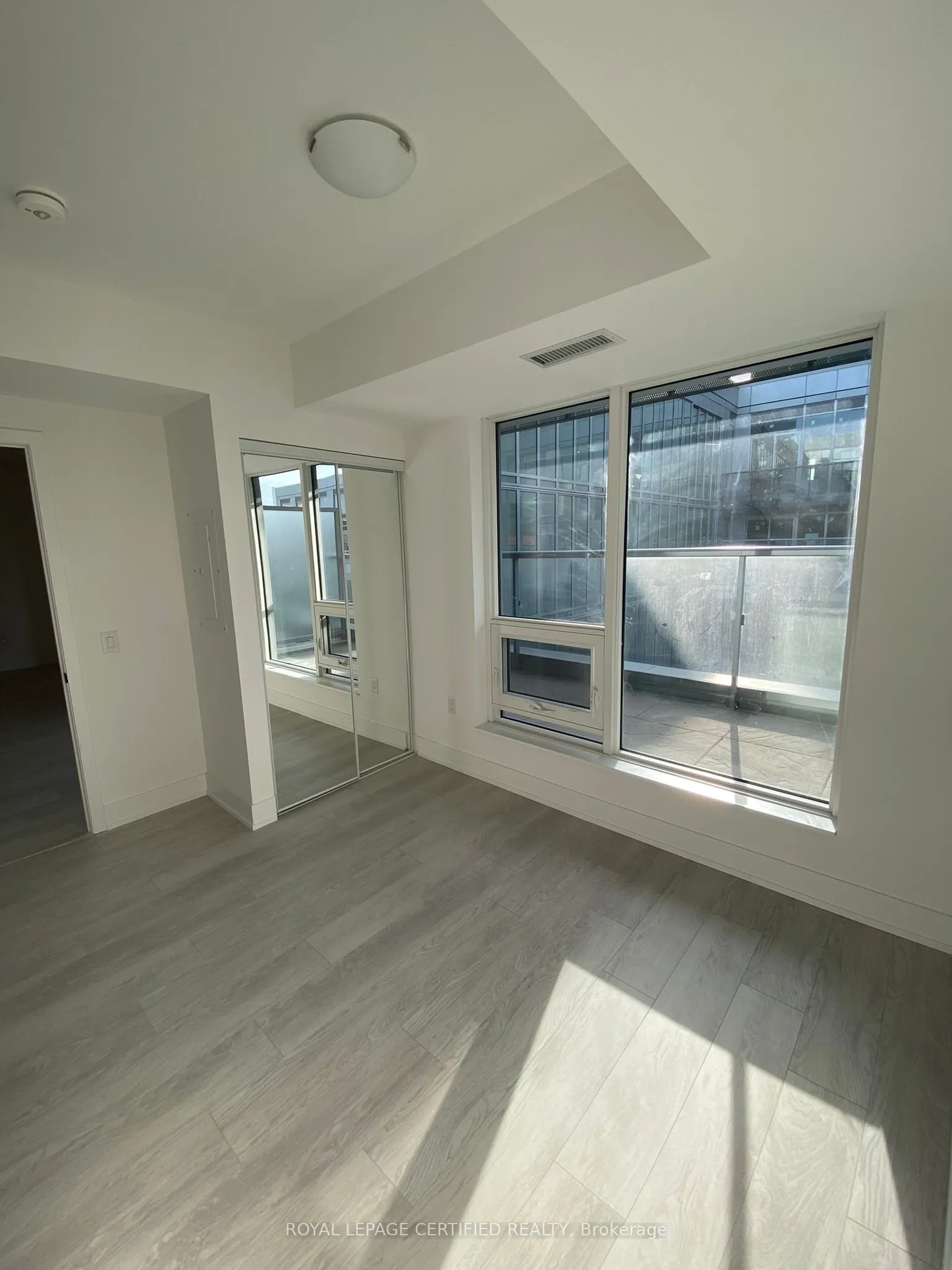 2450 Old Bronte Road, #701
