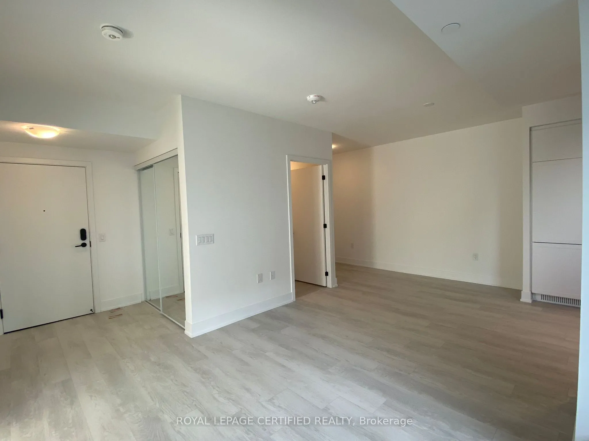 2450 Old Bronte Road, #701