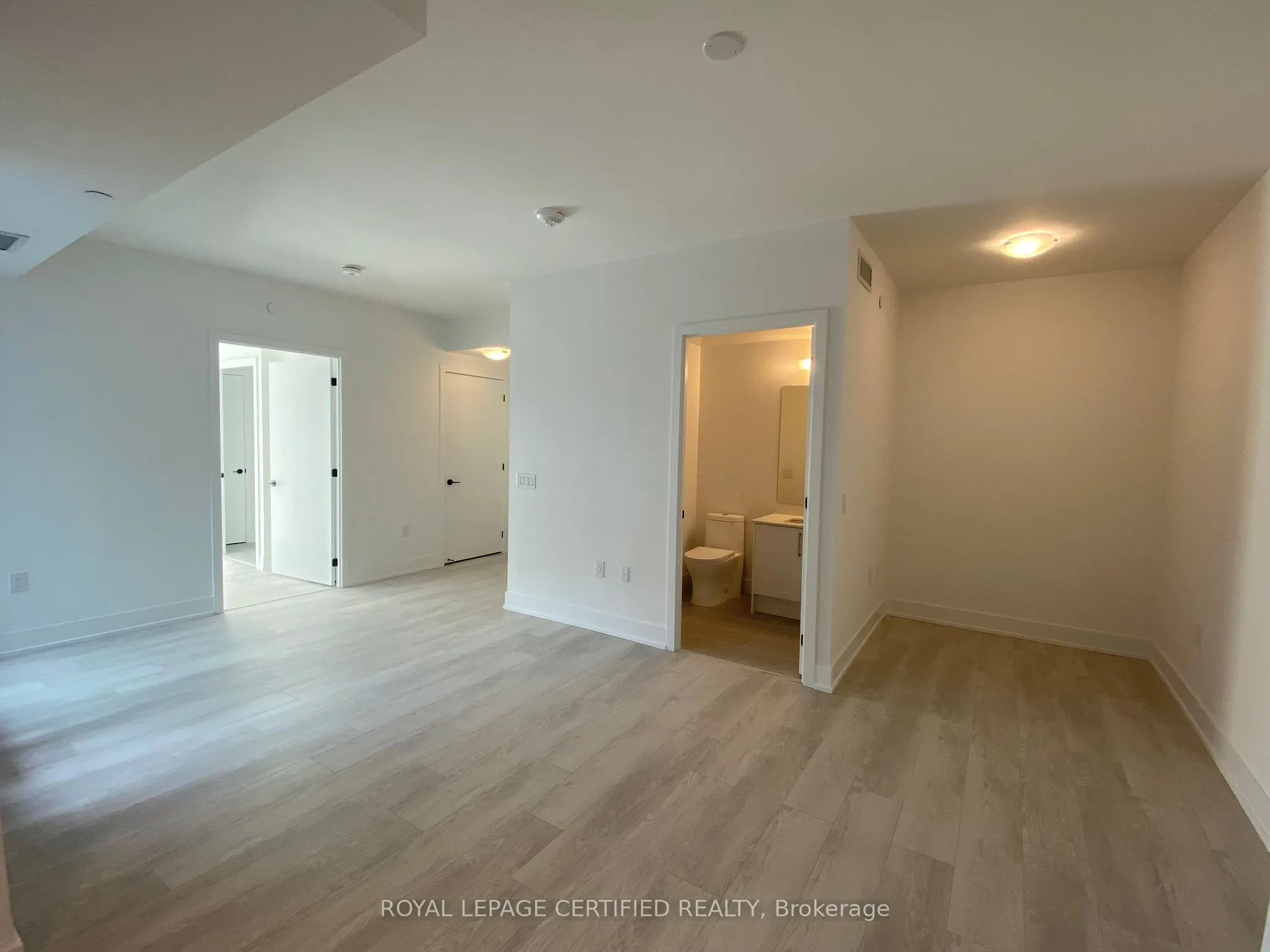 2450 Old Bronte Road, #701