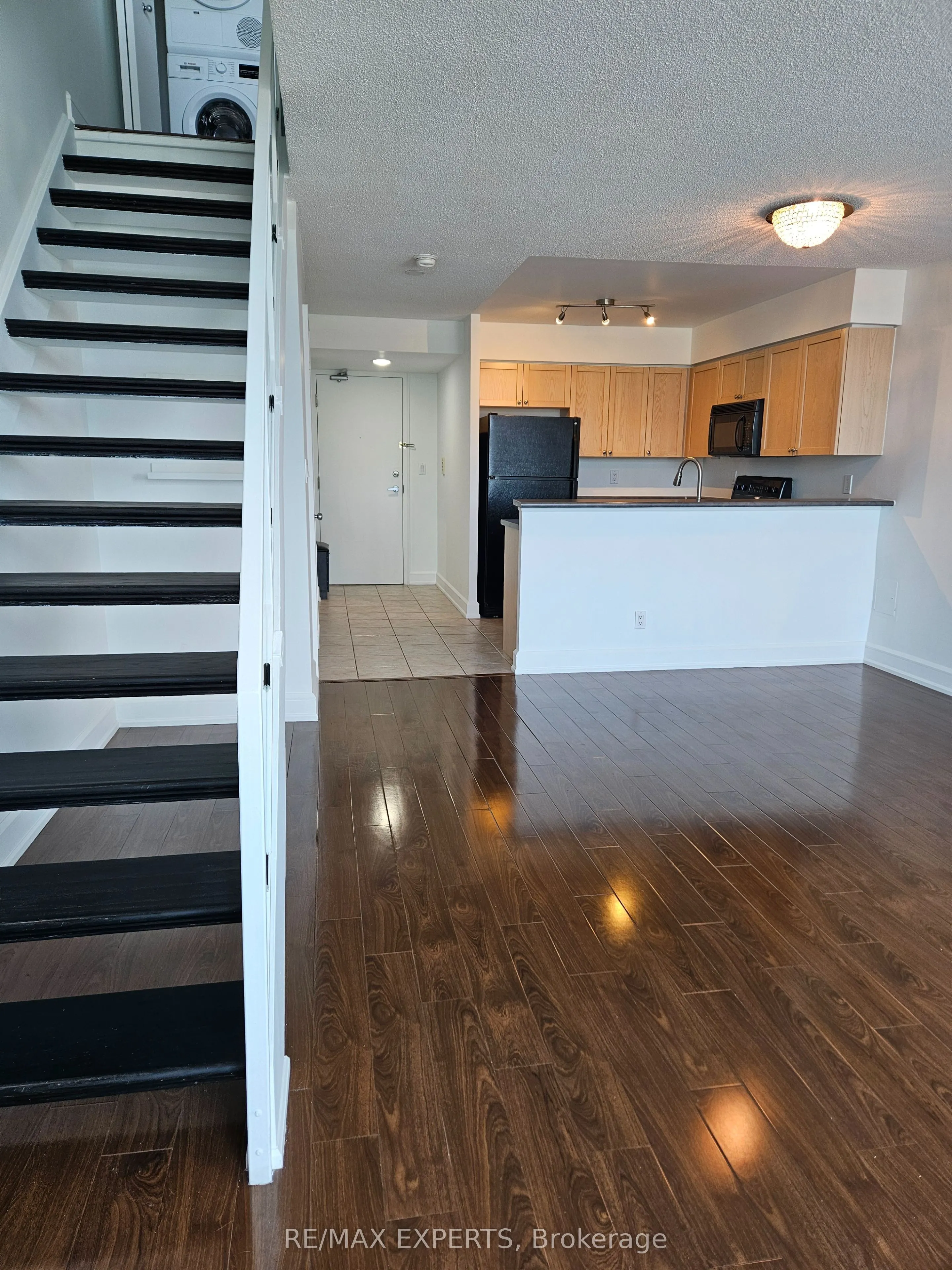 200 Manitoba Street, #426