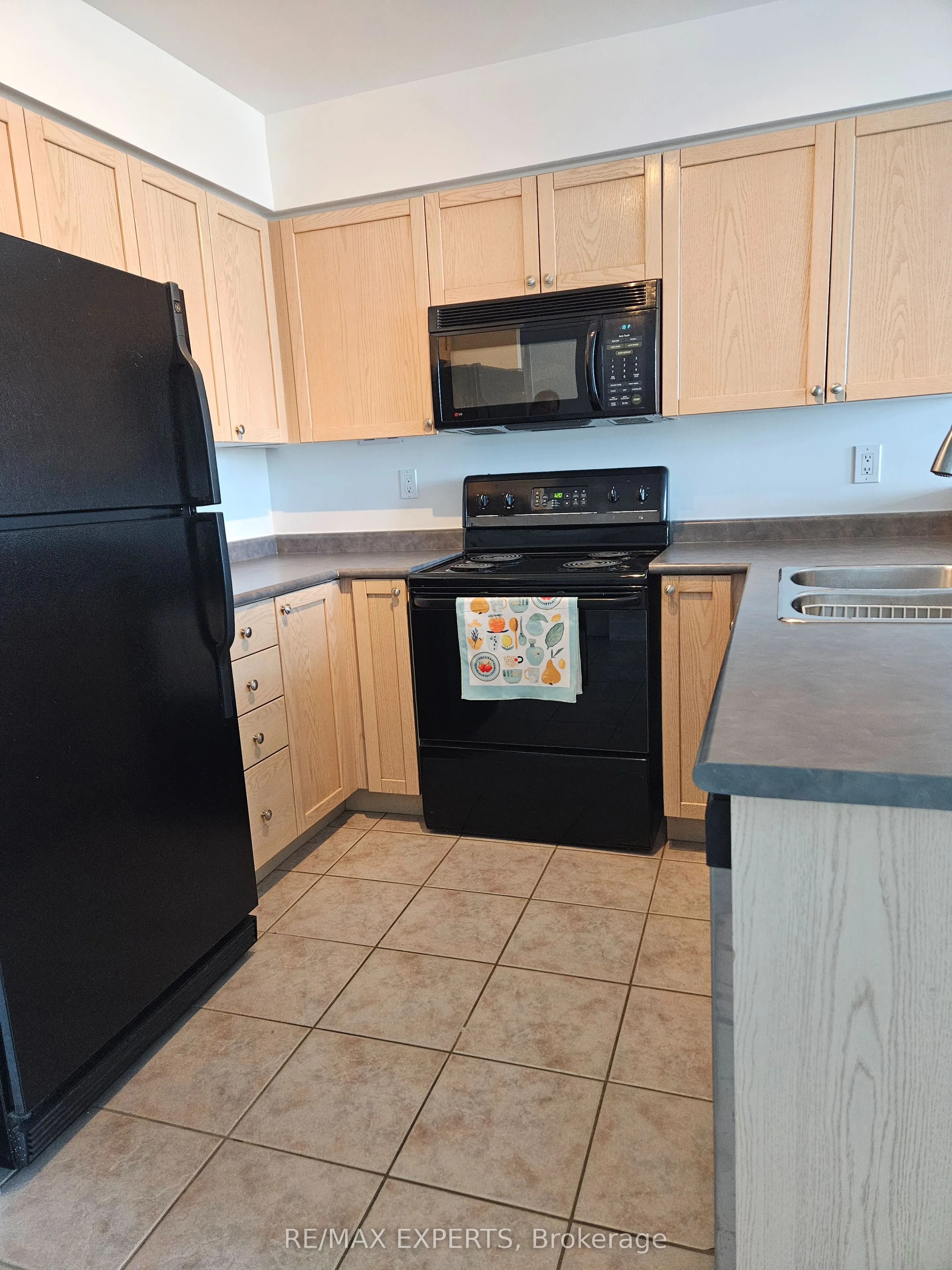 200 Manitoba Street, #426