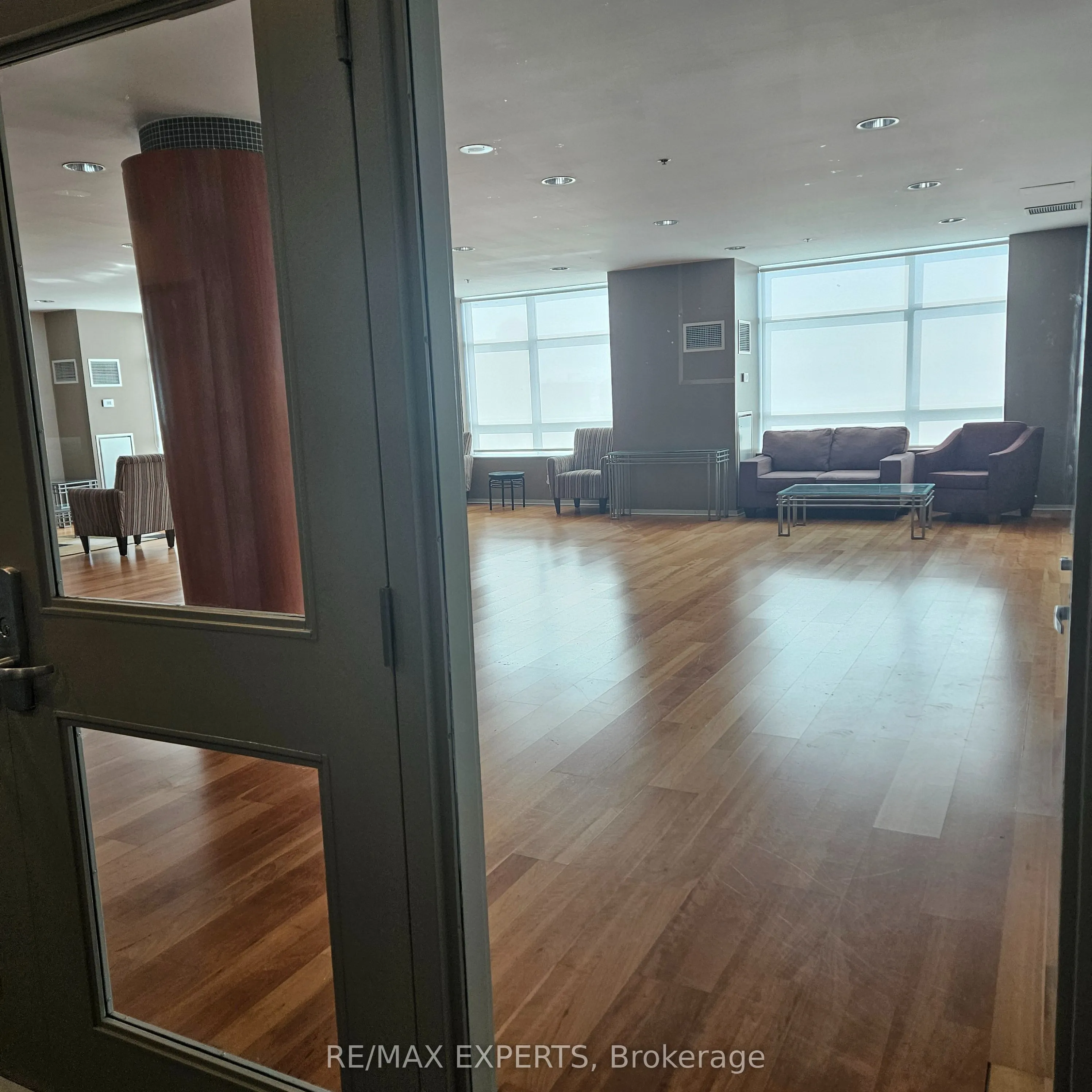 200 Manitoba Street, #426