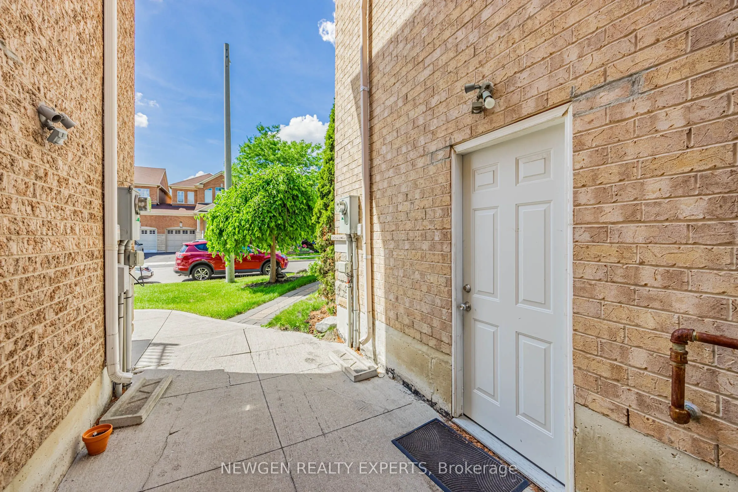 53 Maddybeth Crescent
