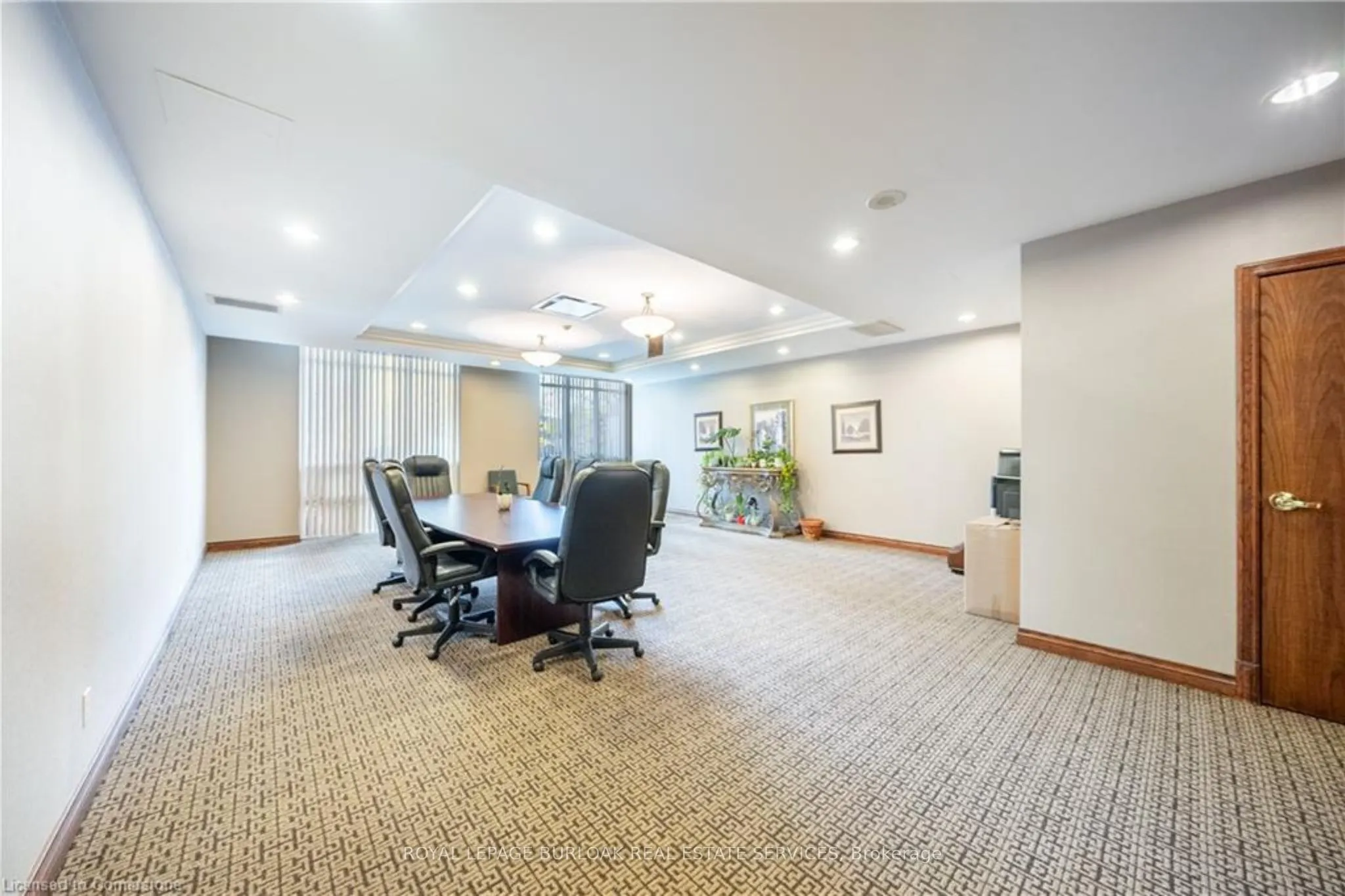156 Enfield Place, #808
