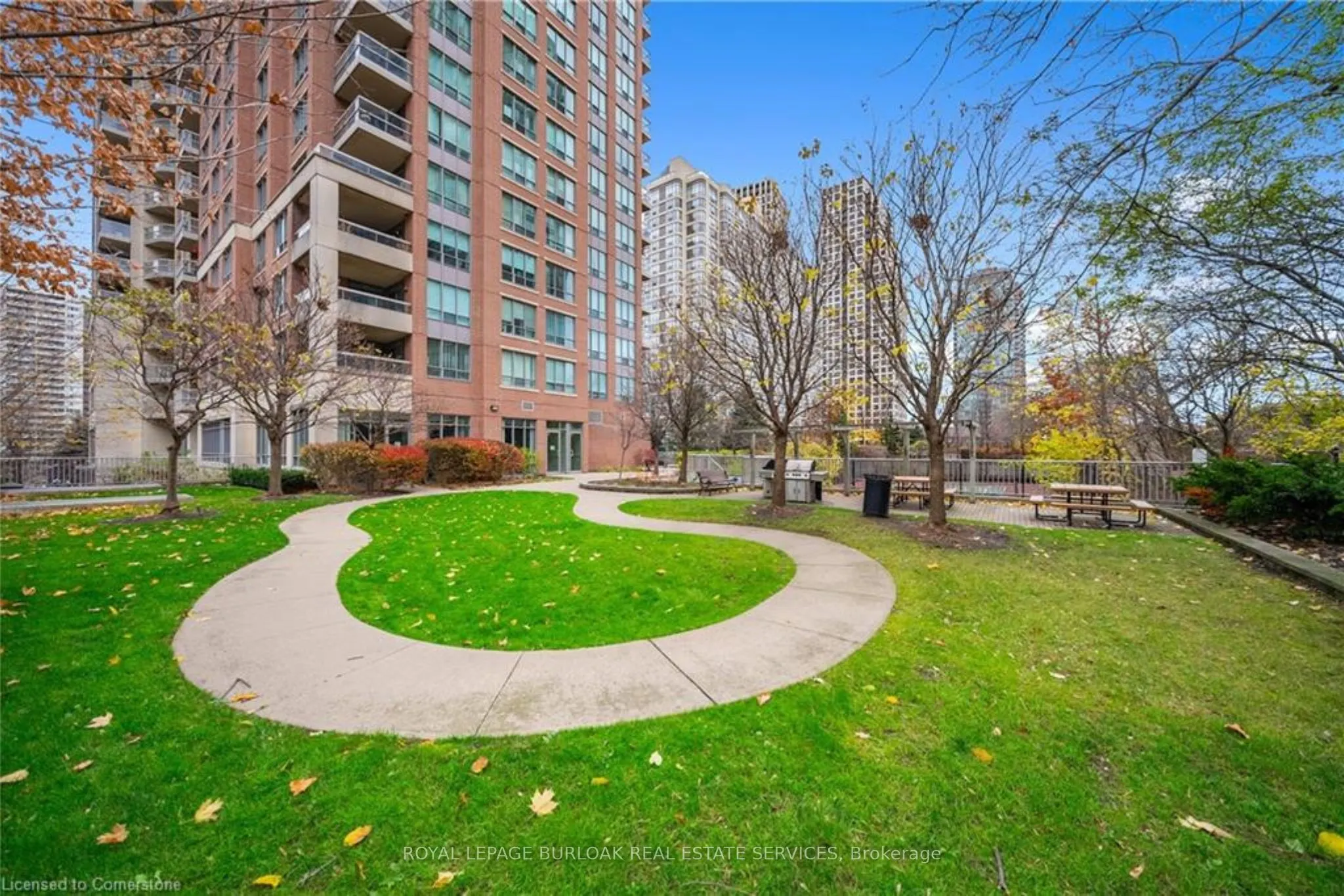 156 Enfield Place, #808