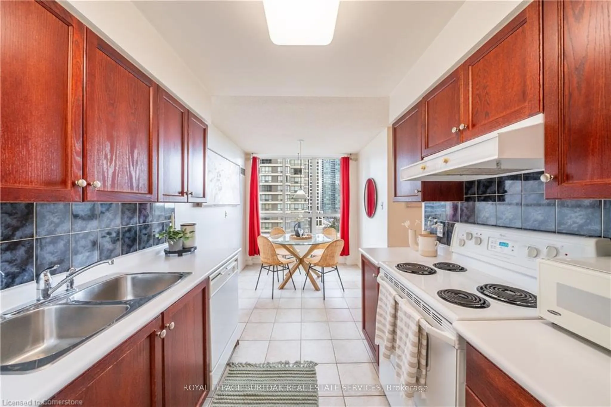 156 Enfield Place, #808