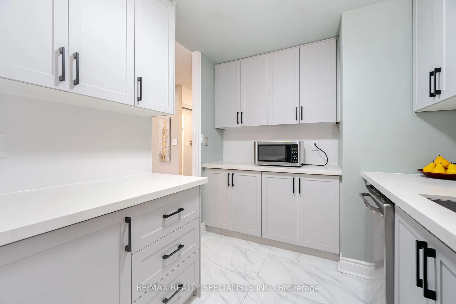 3025 The Credit Woodlands, #325
