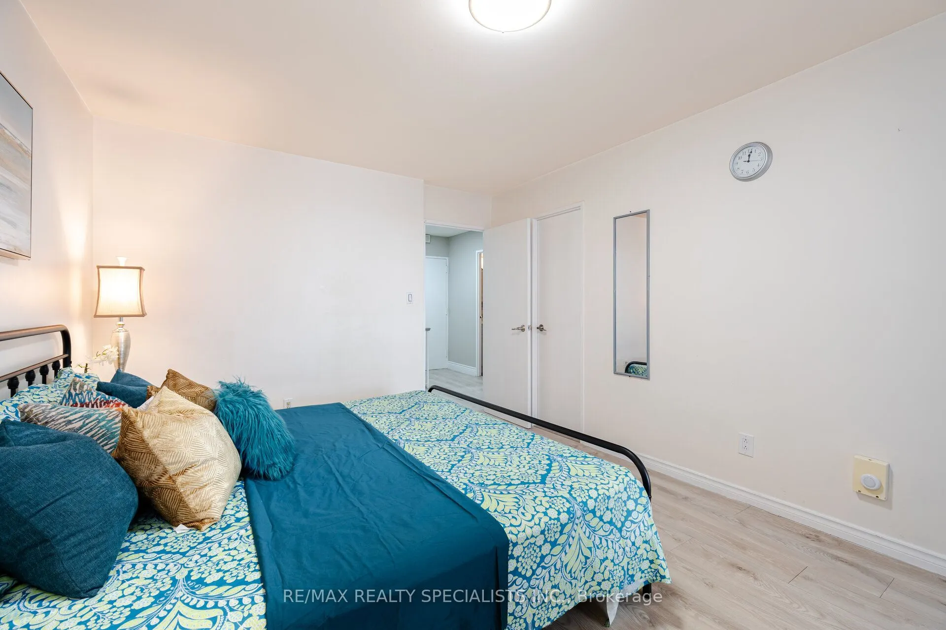 3025 The Credit Woodlands, #325