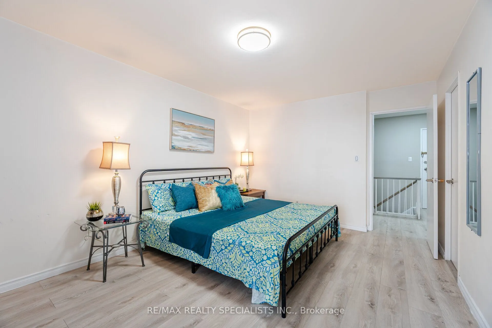 3025 The Credit Woodlands, #325
