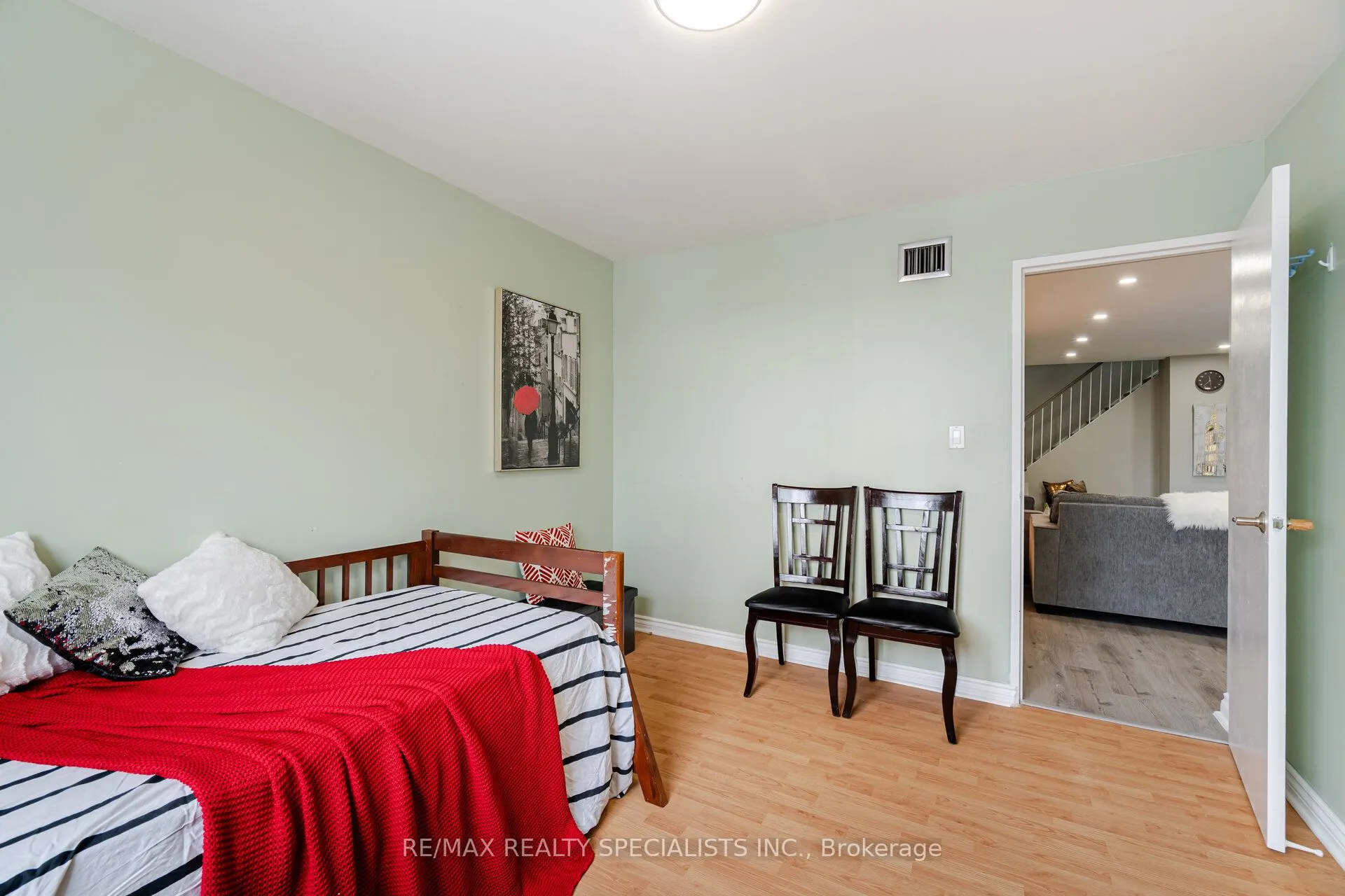 3025 The Credit Woodlands, #325