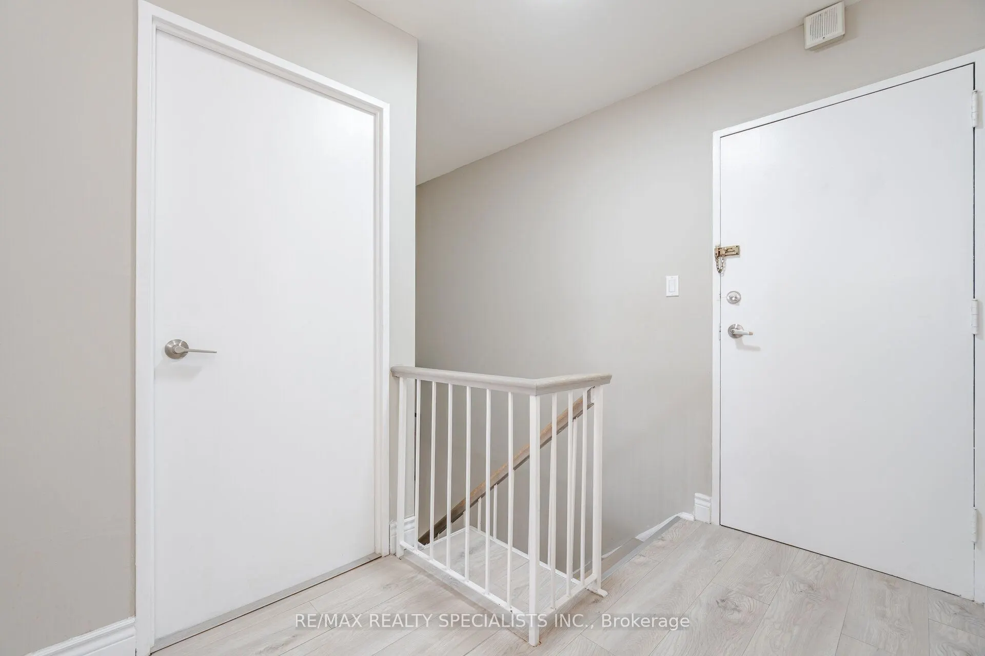 3025 The Credit Woodlands, #325