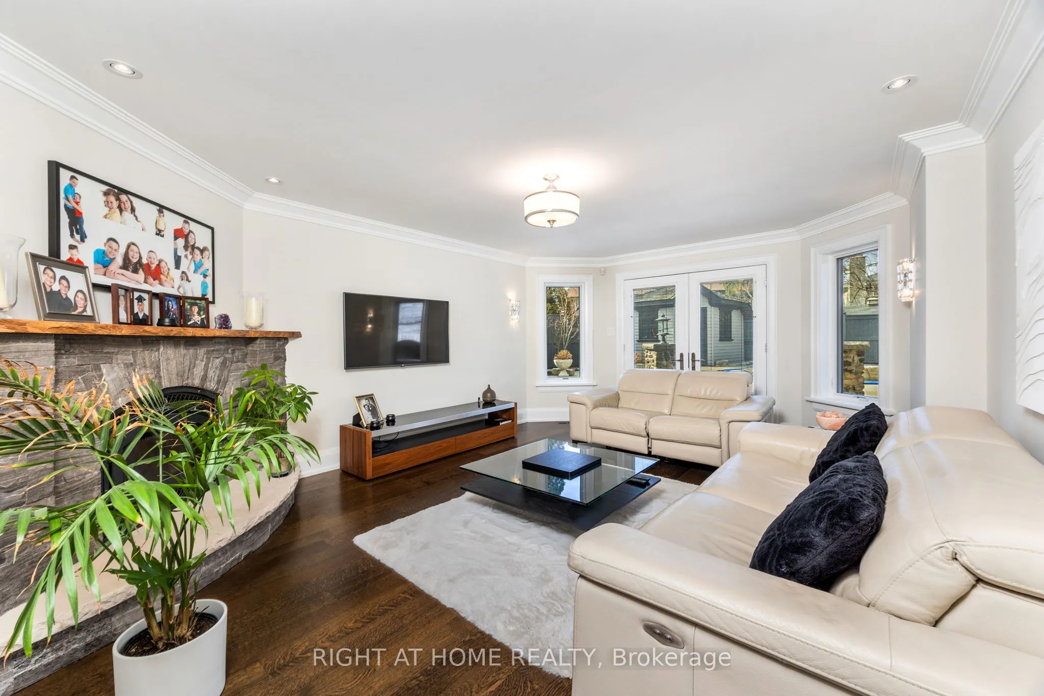 3602 Logmoss Crescent