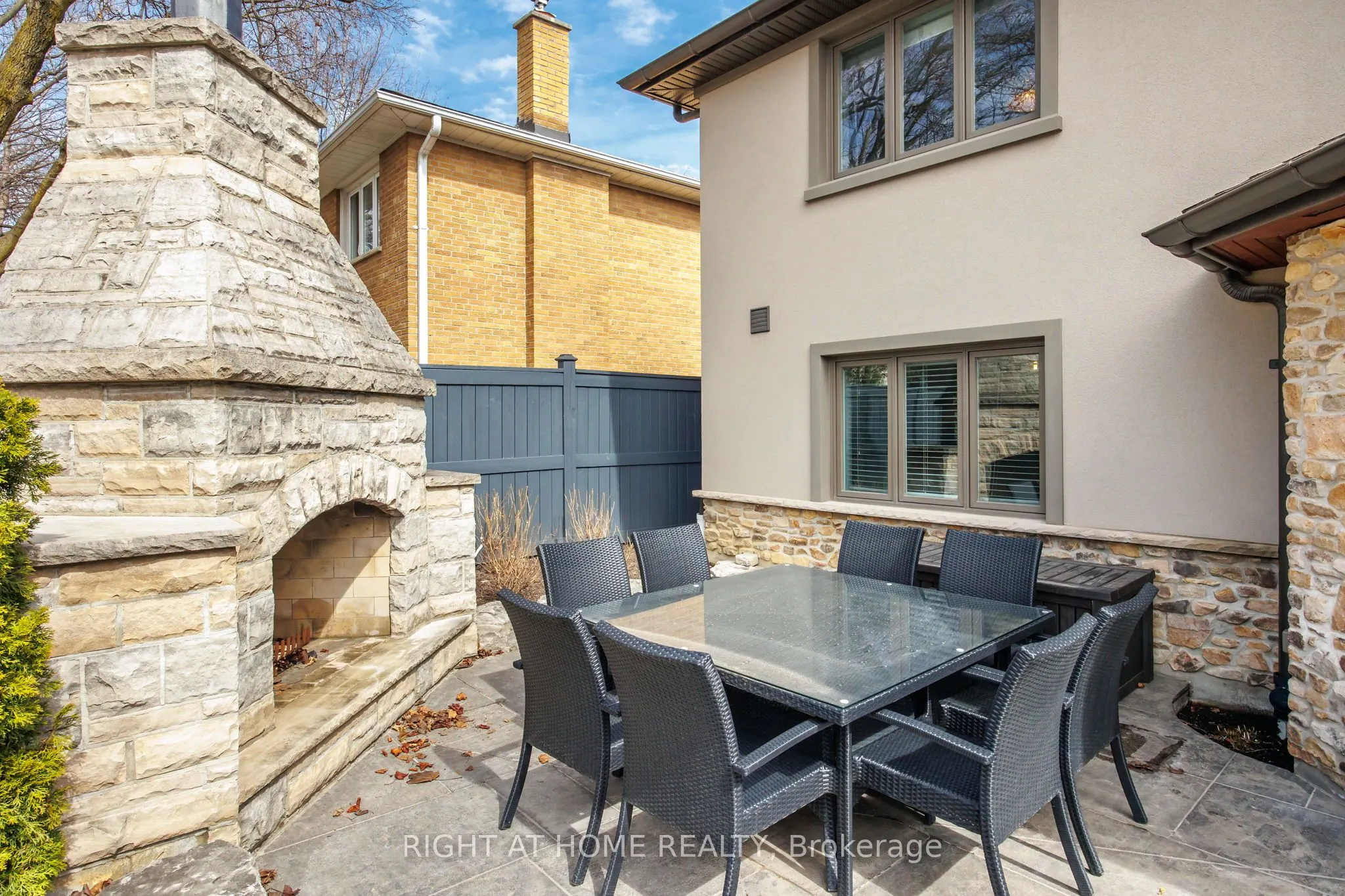 3602 Logmoss Crescent