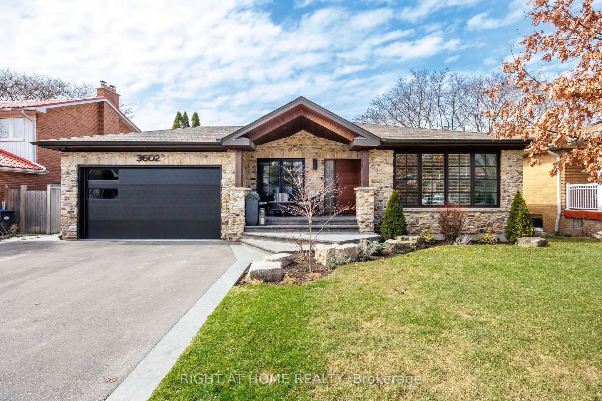 3602 Logmoss Crescent