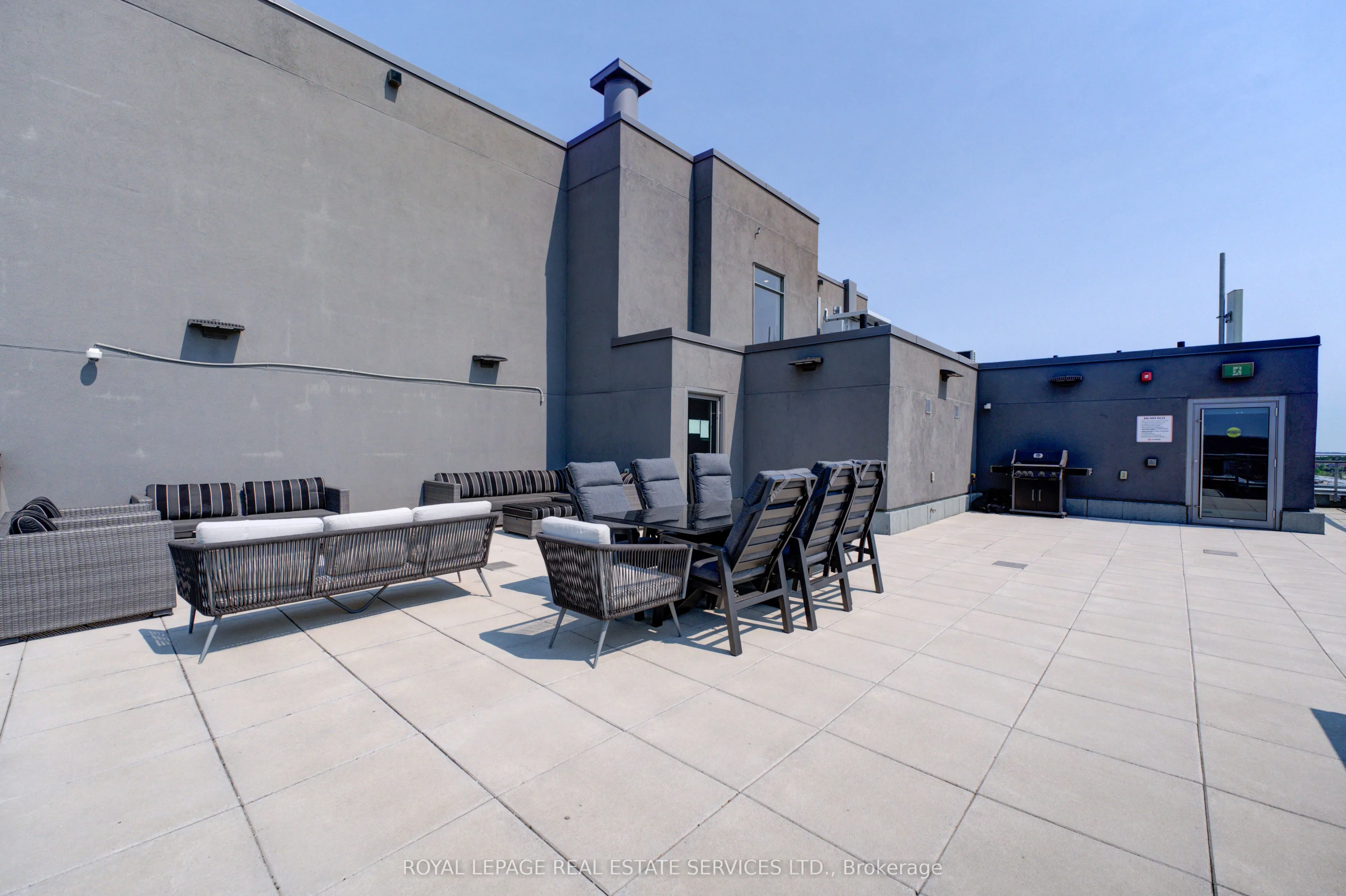 716 Main Street E, #301