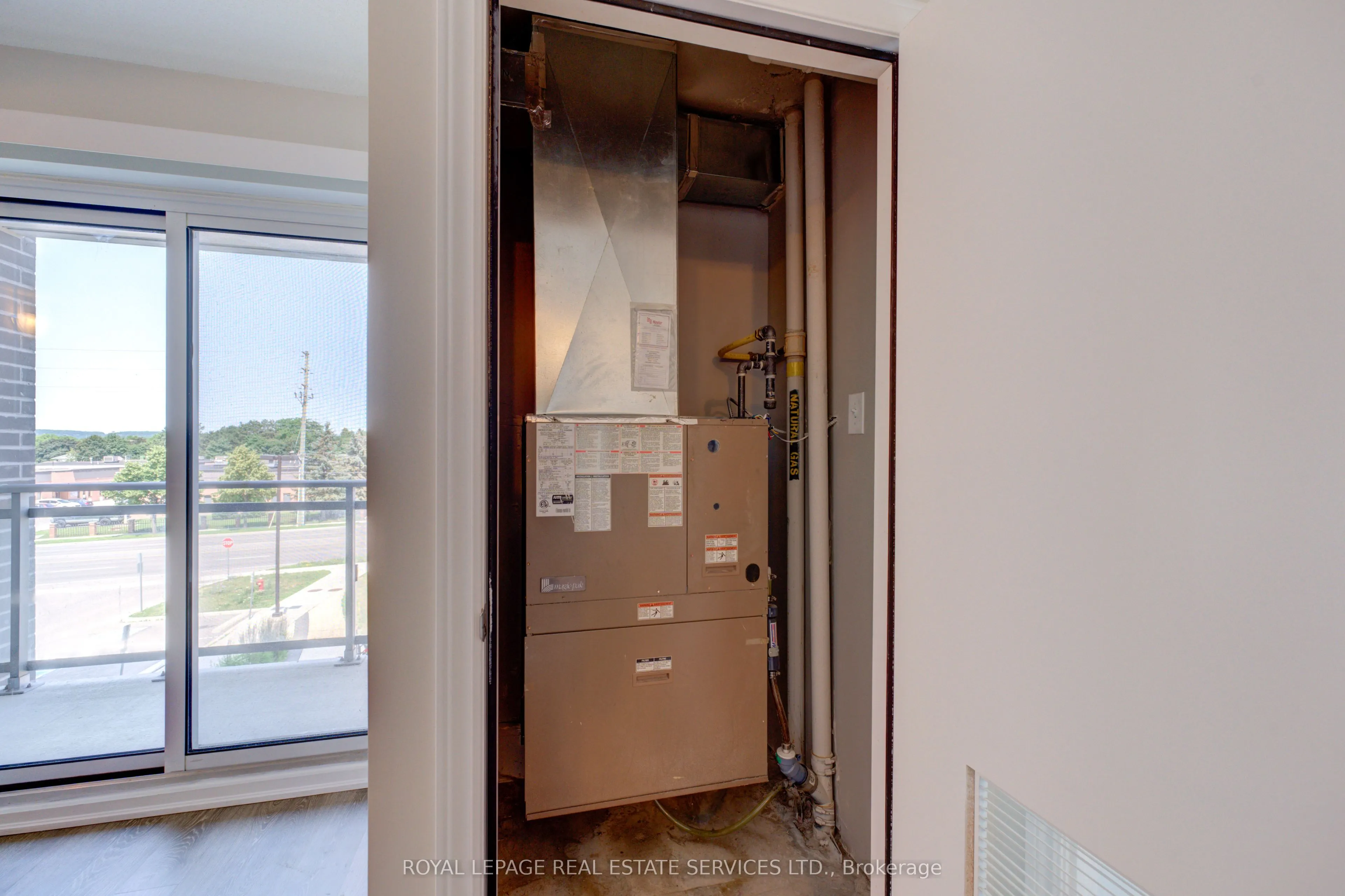 716 Main Street E, #301
