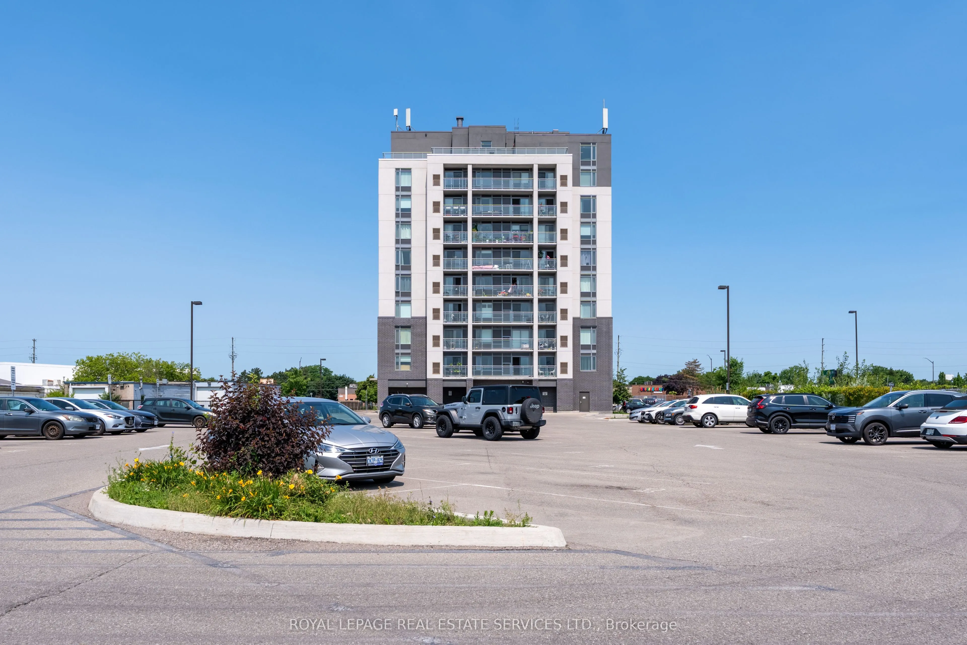 716 Main Street E, #301