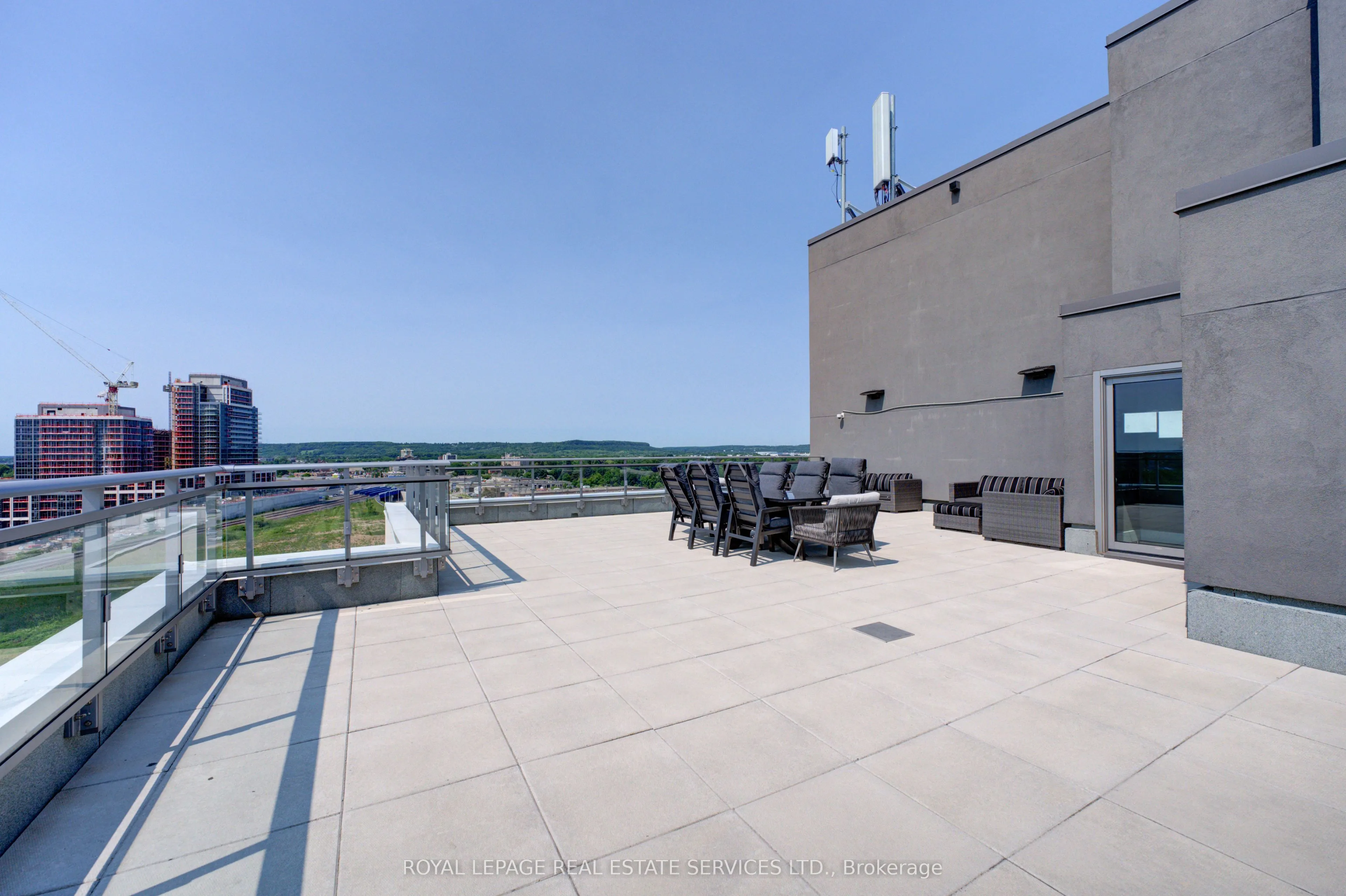 716 Main Street E, #301