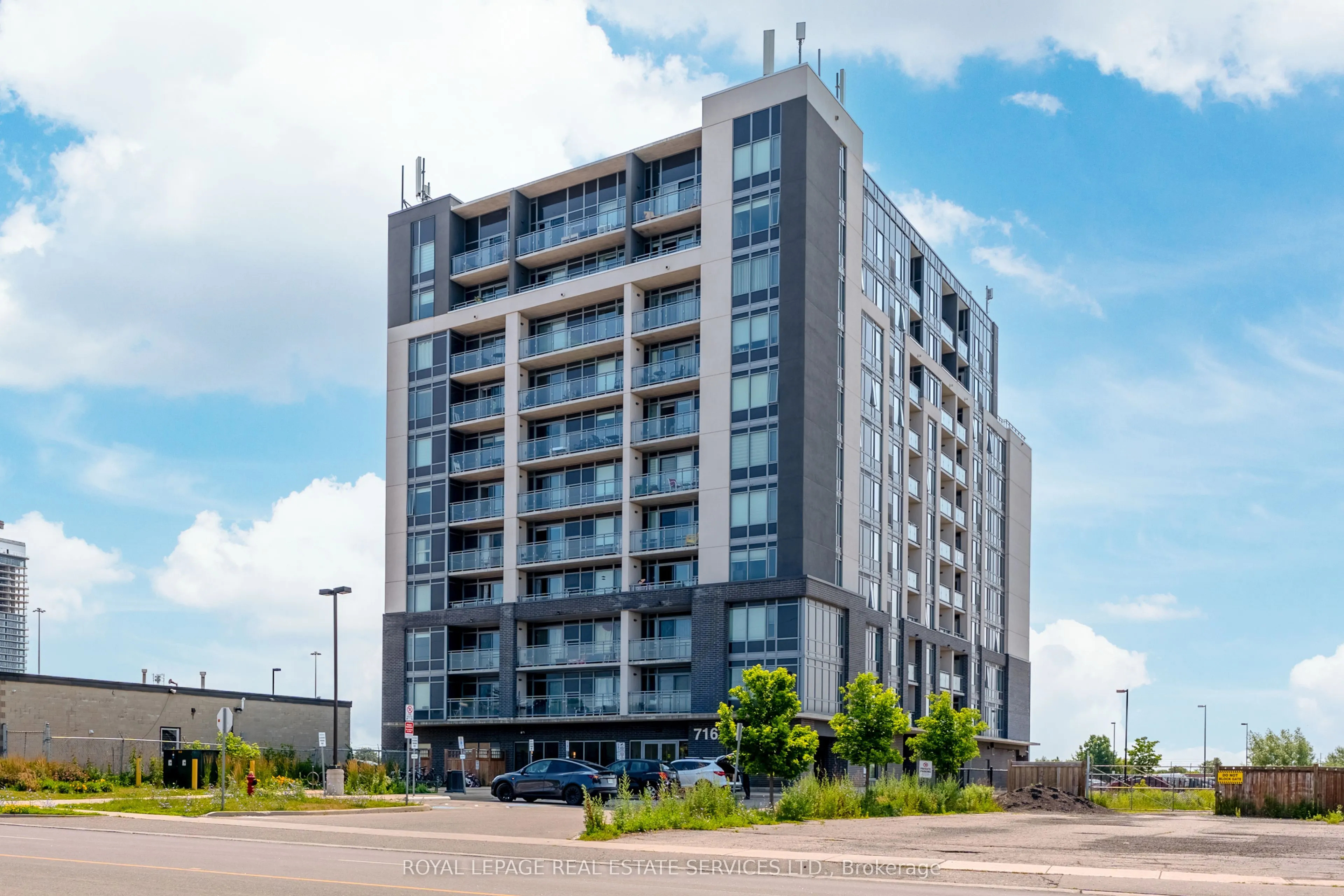 716 Main Street E, #301