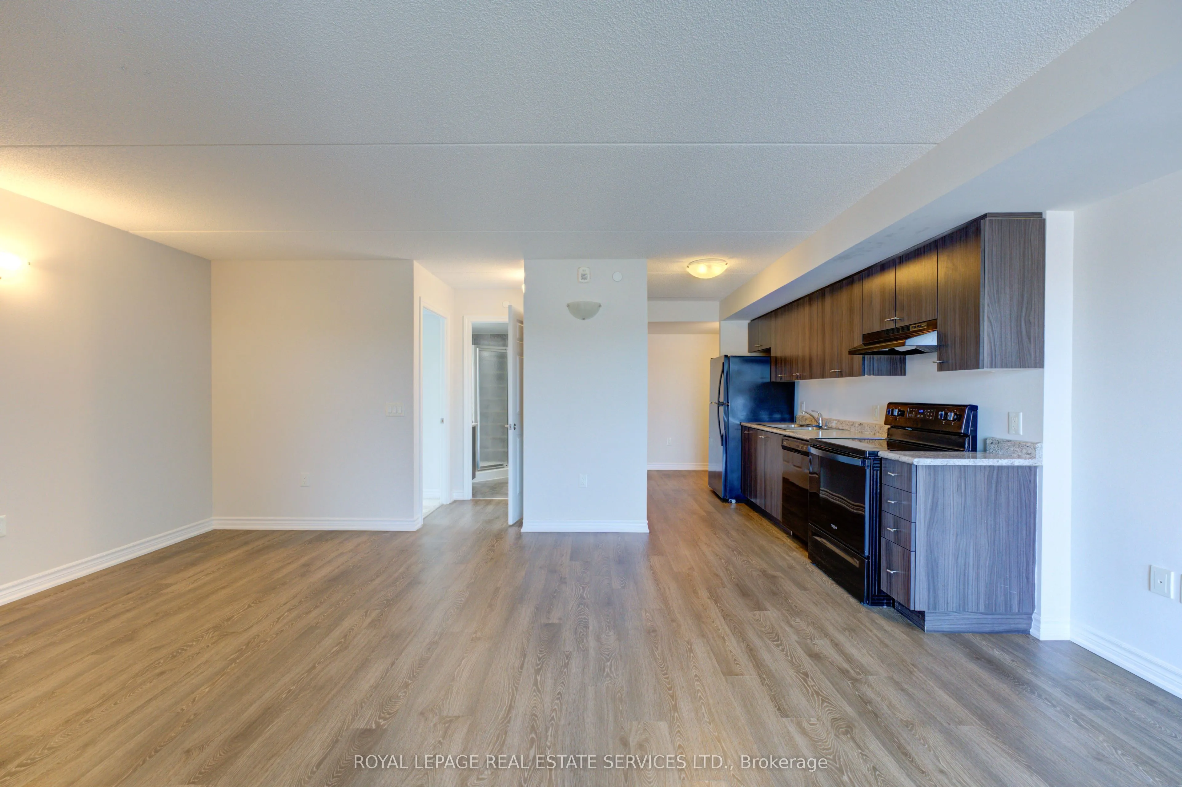 716 Main Street E, #301