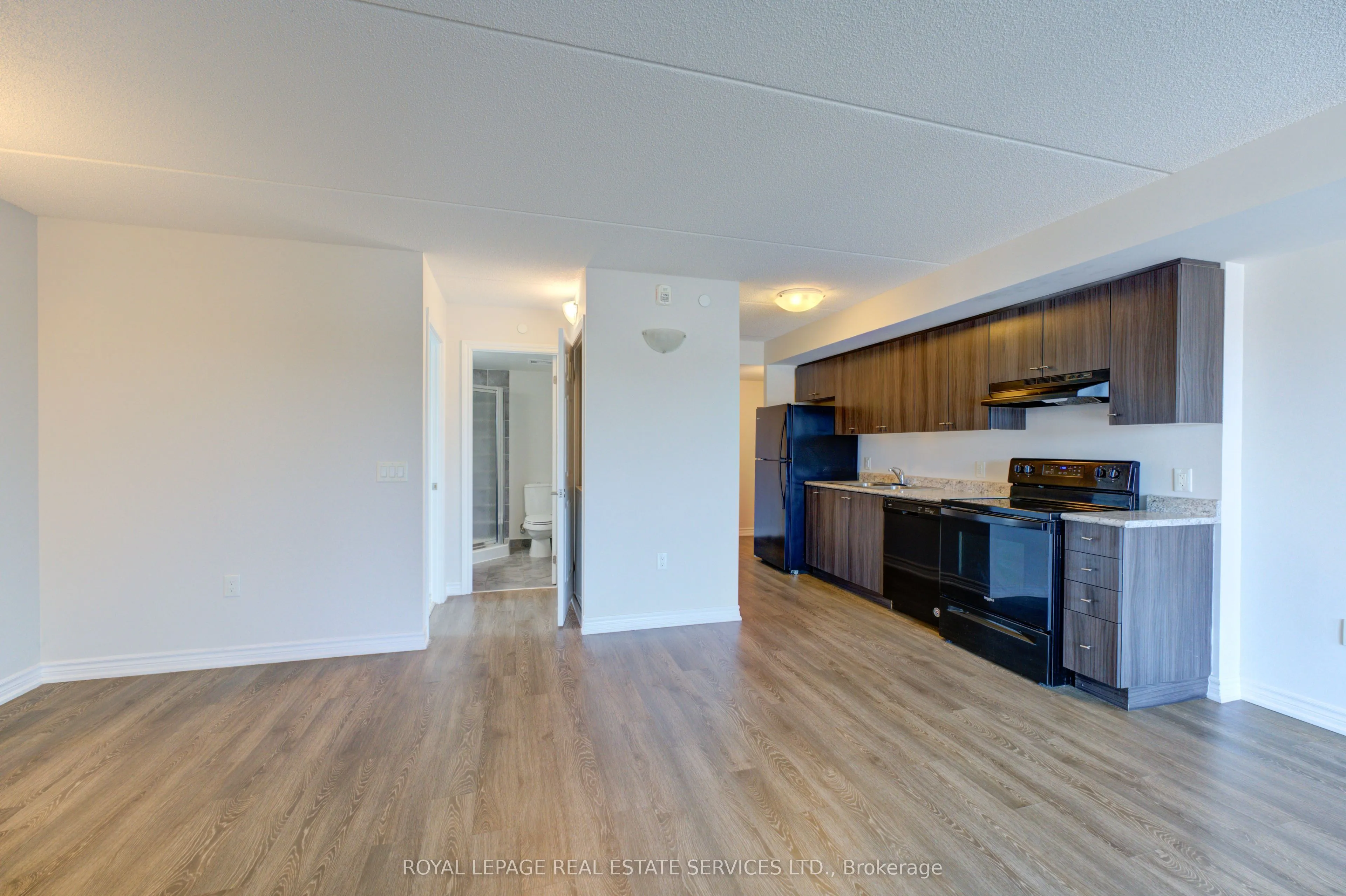 716 Main Street E, #301