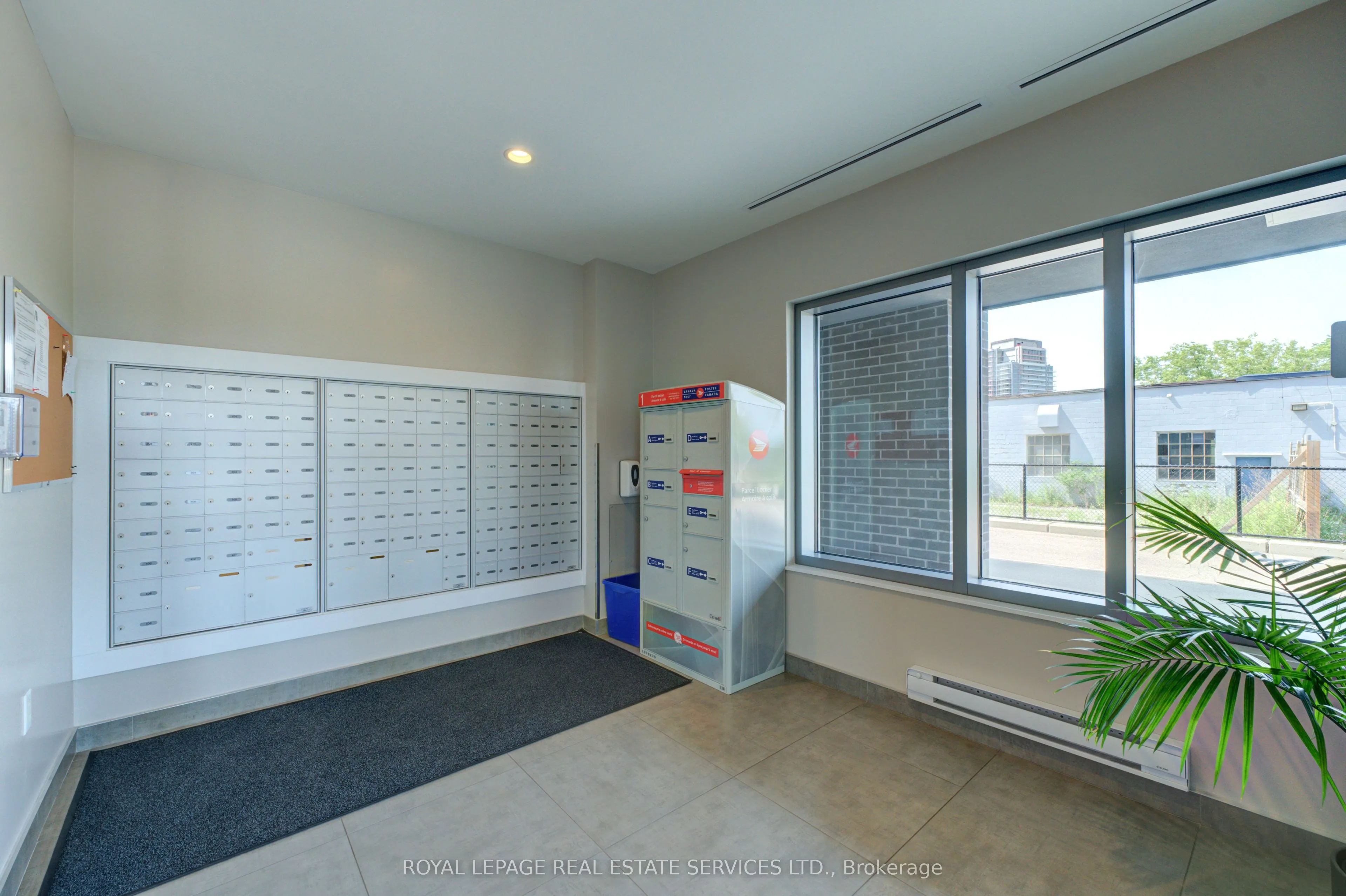 716 Main Street E, #301