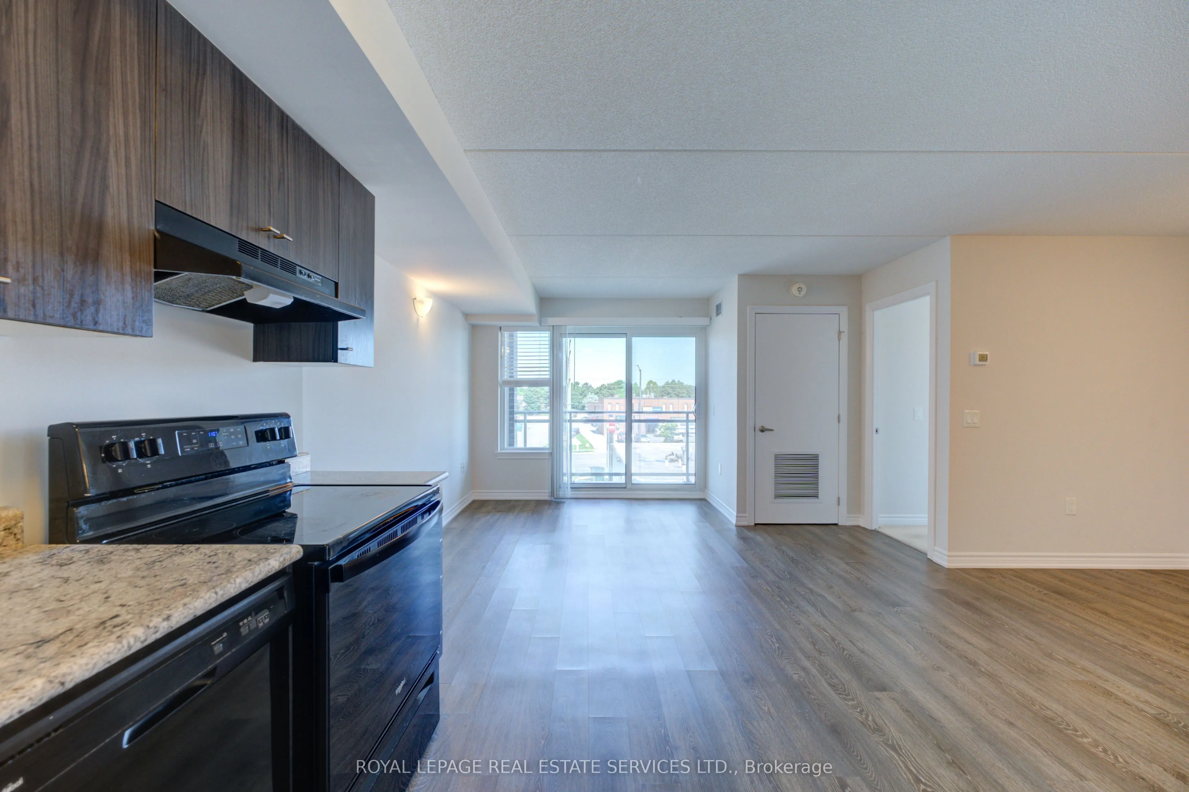 716 Main Street E, #301