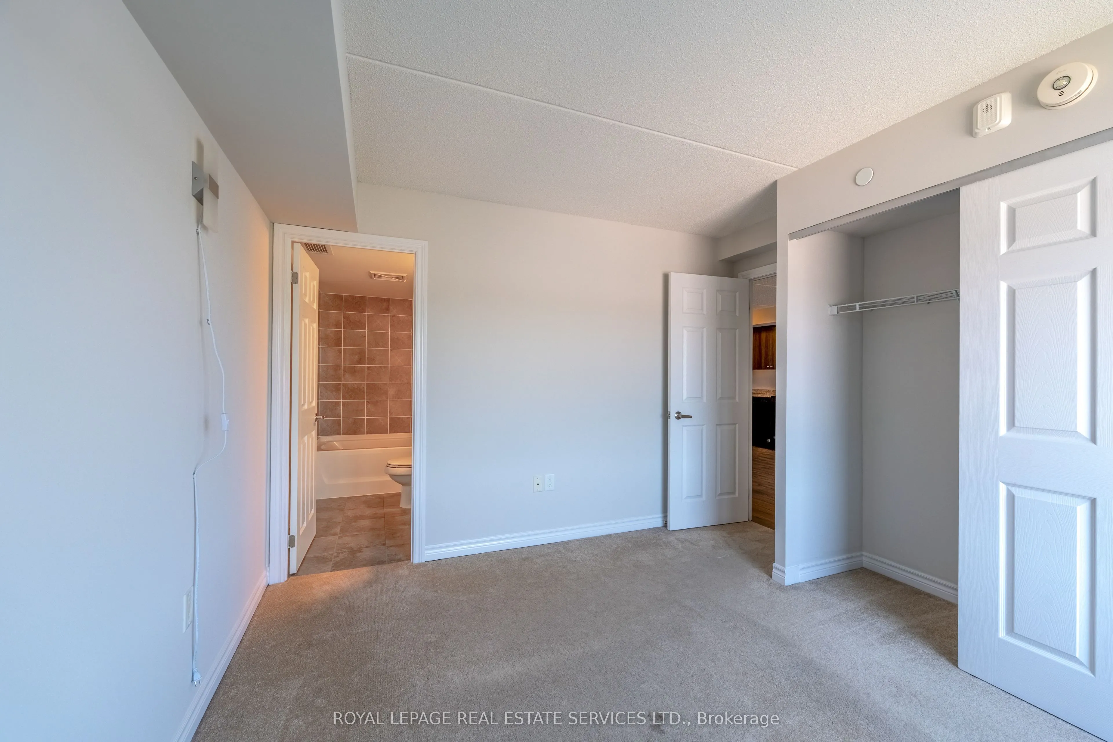 716 Main Street E, #301