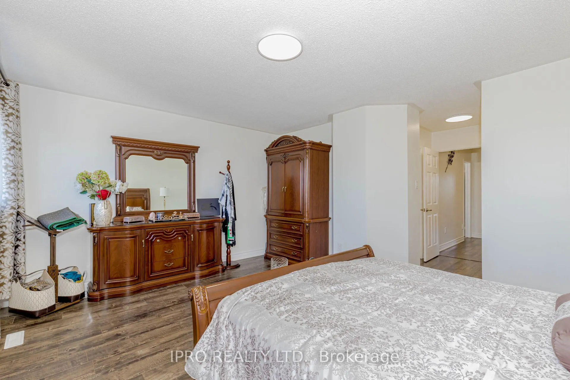6975 Glory Court N