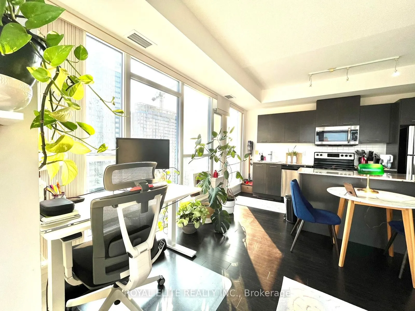 360 Square One Drive, #2905