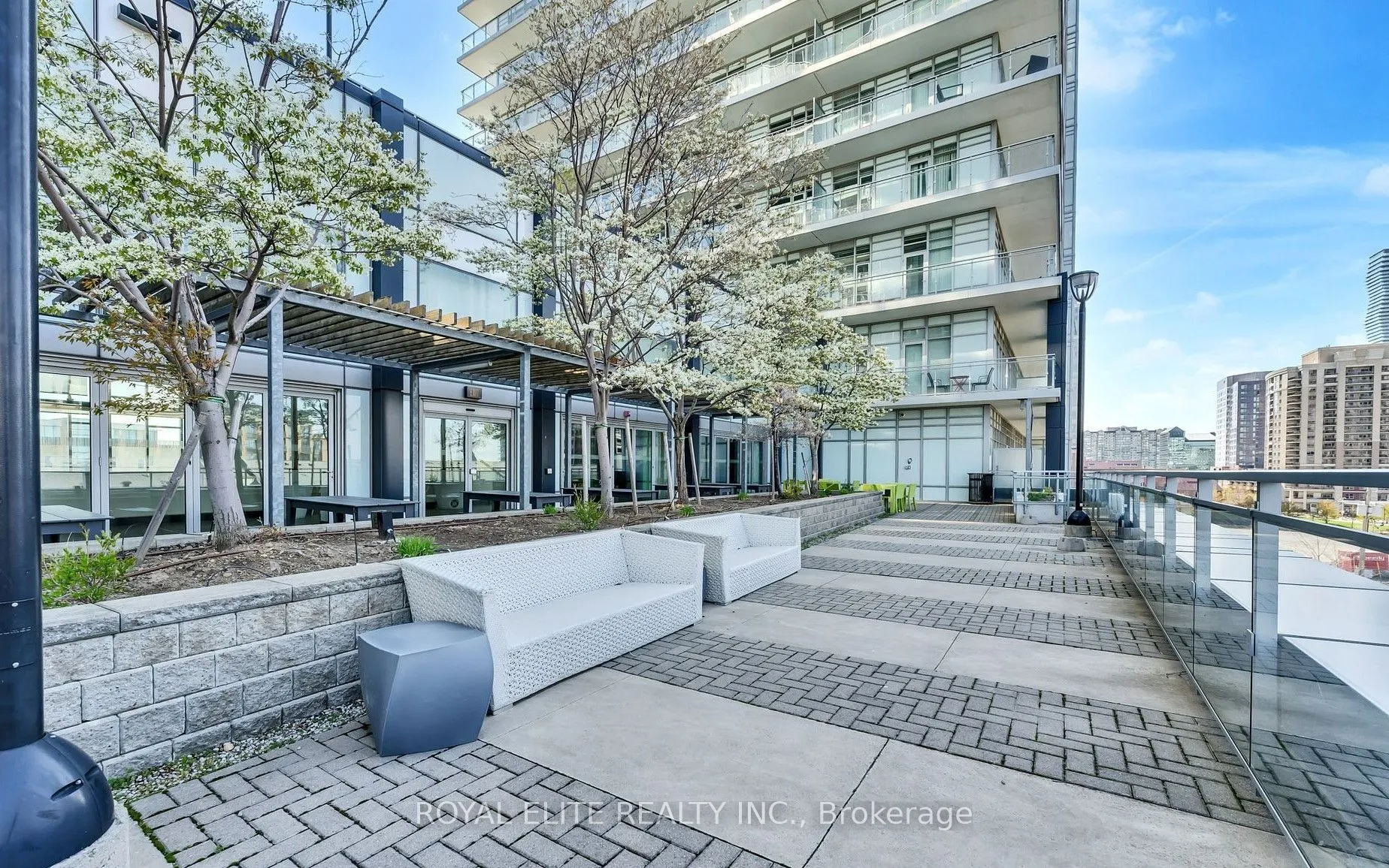 360 Square One Drive, #2905