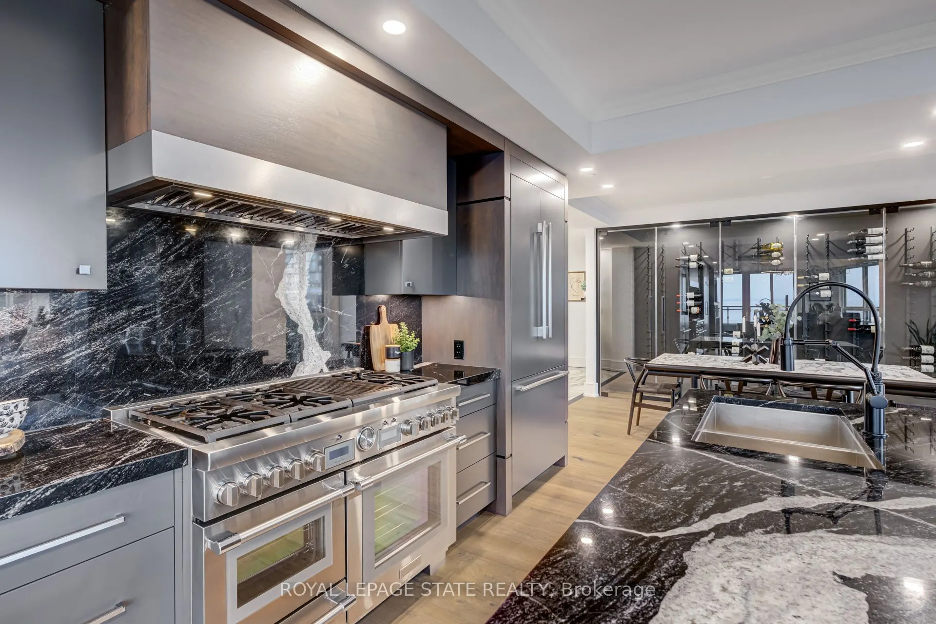 2060 Lakeshore Road, #308