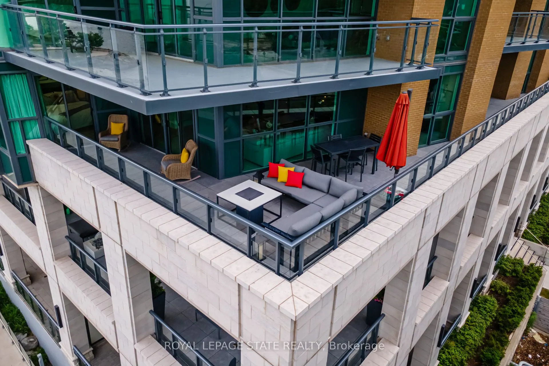 2060 Lakeshore Road, #308