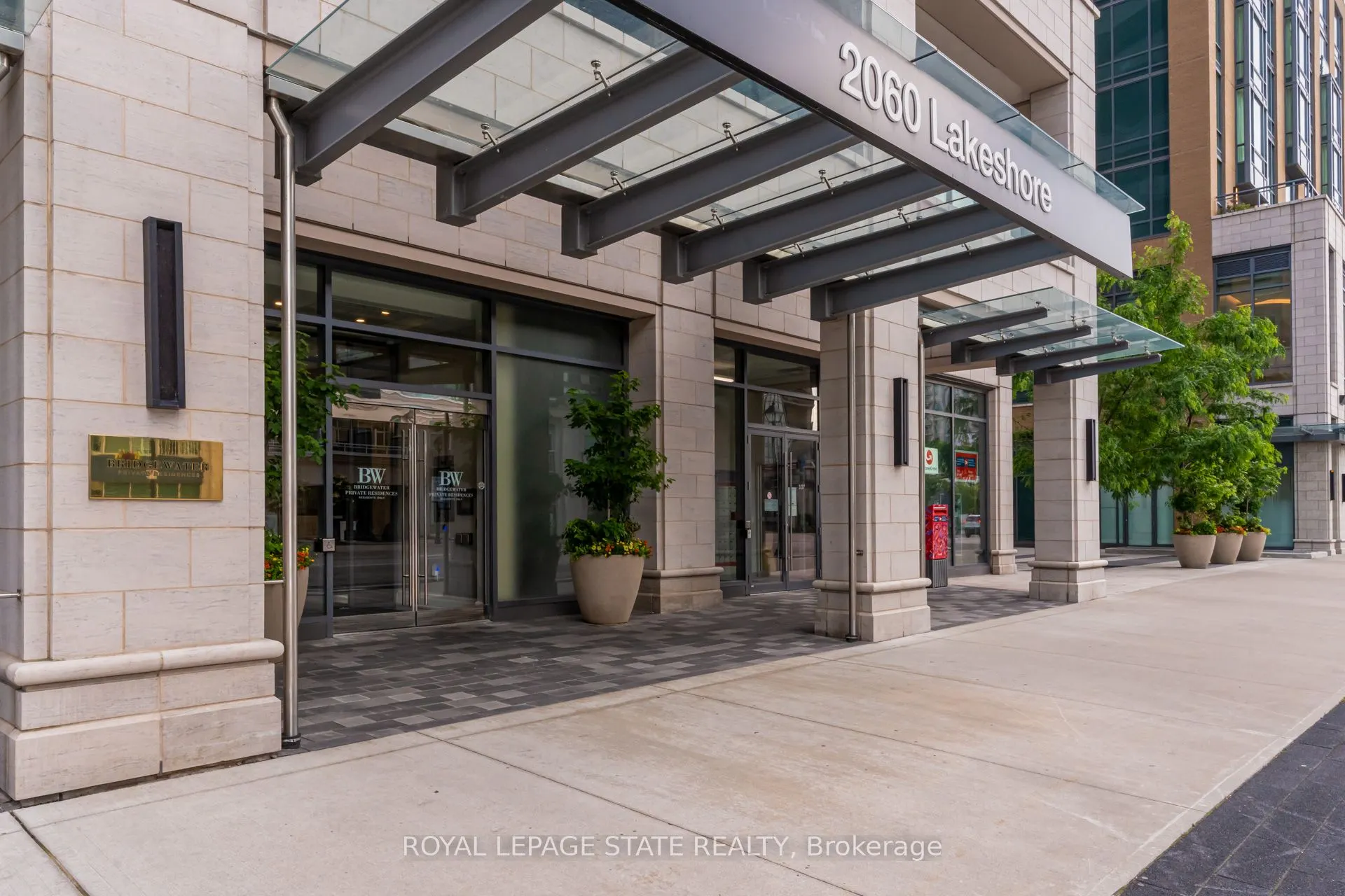 2060 Lakeshore Road, #308