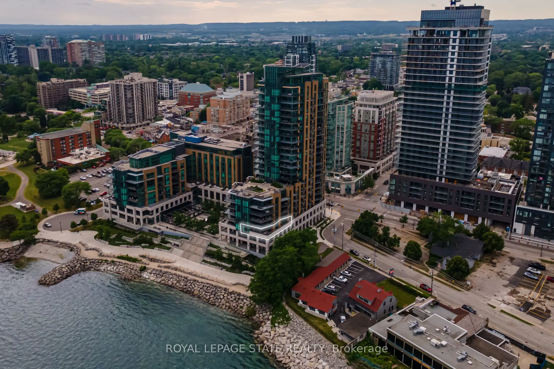 2060 Lakeshore Road, #308