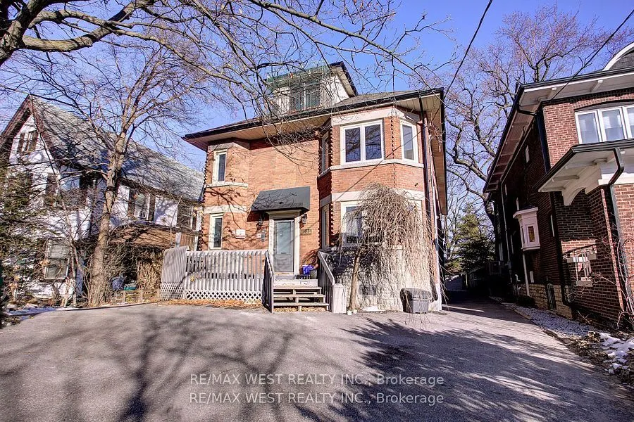 187 High Park Avenue, #11