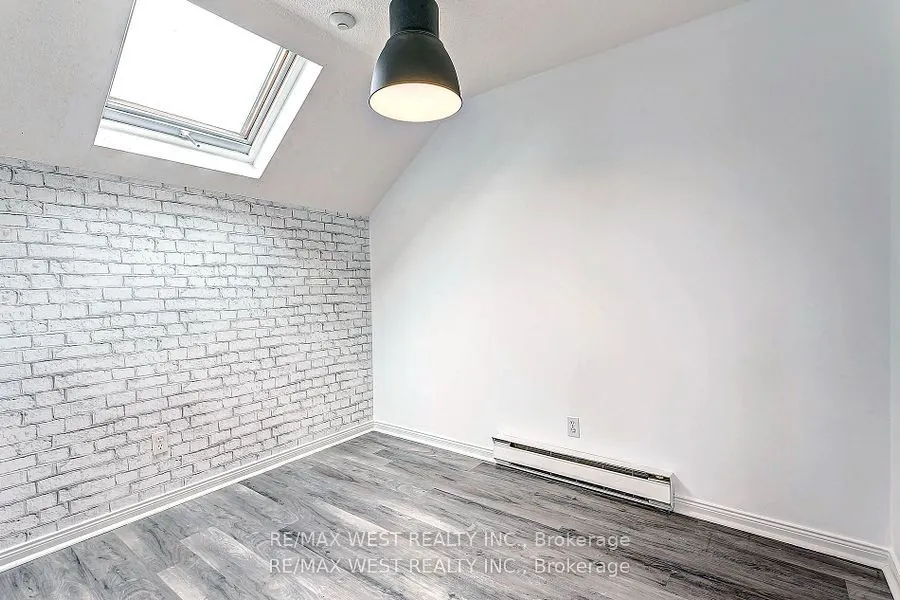 187 High Park Avenue, #11