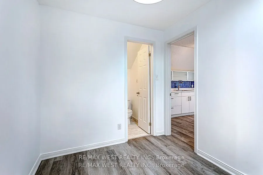 187 High Park Avenue, #11
