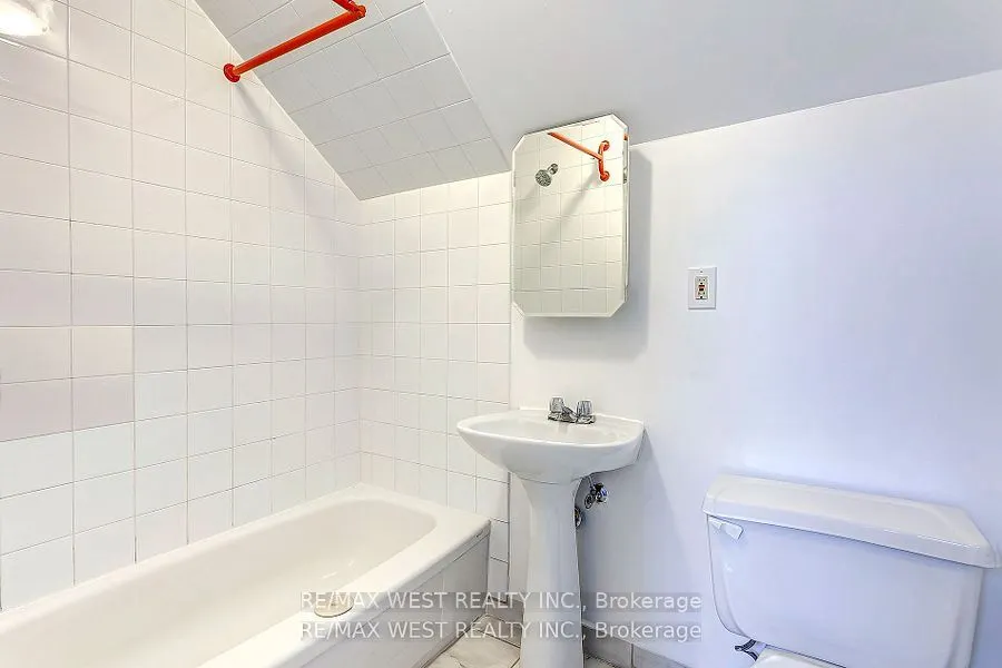187 High Park Avenue, #11
