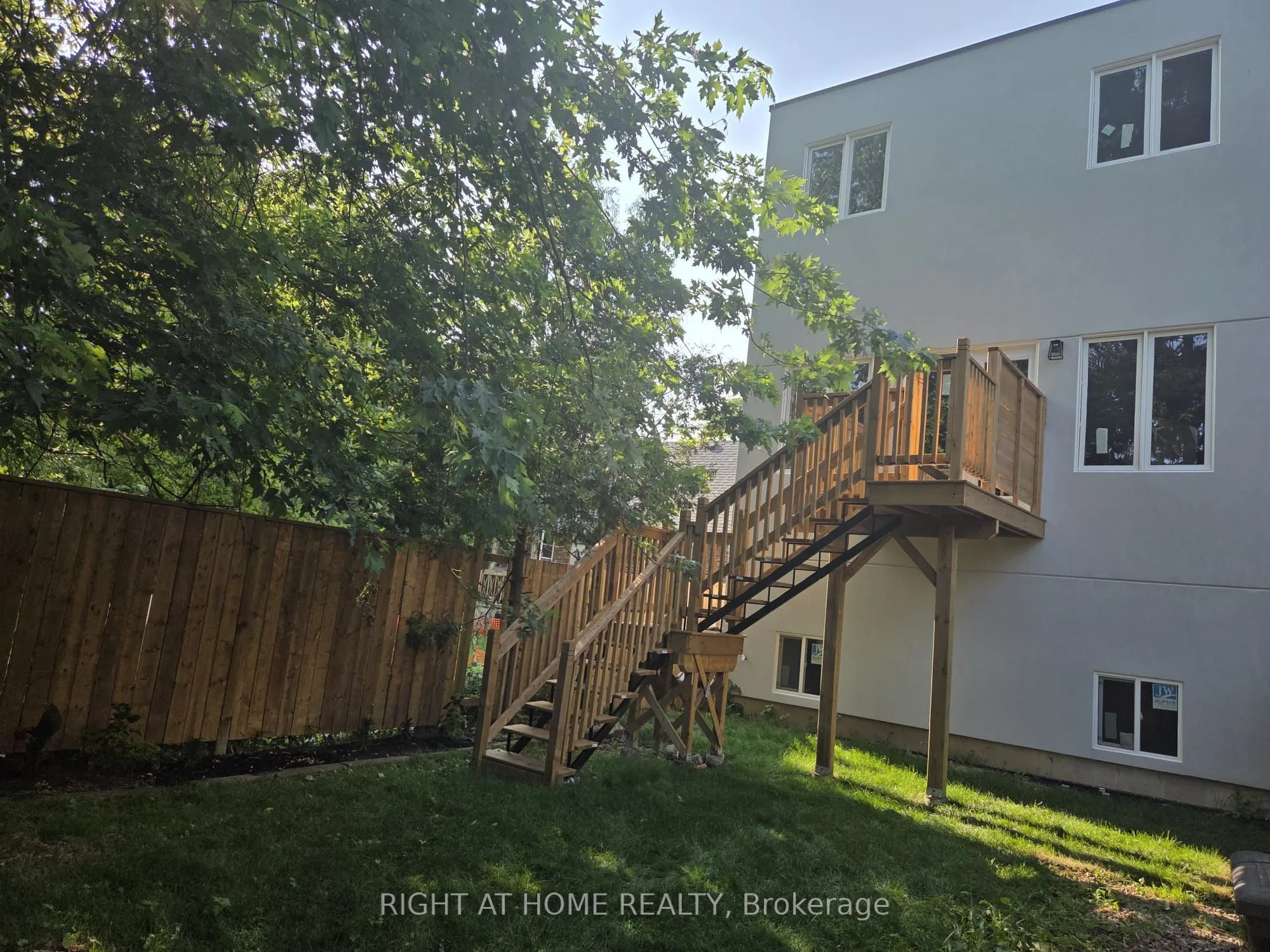 21B Roseland Drive