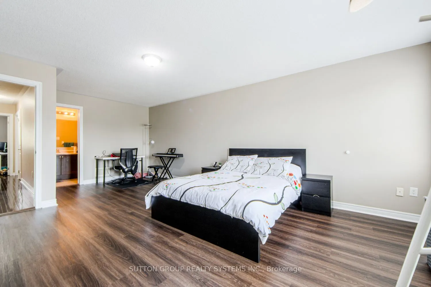 2453 Grand Oak Trail