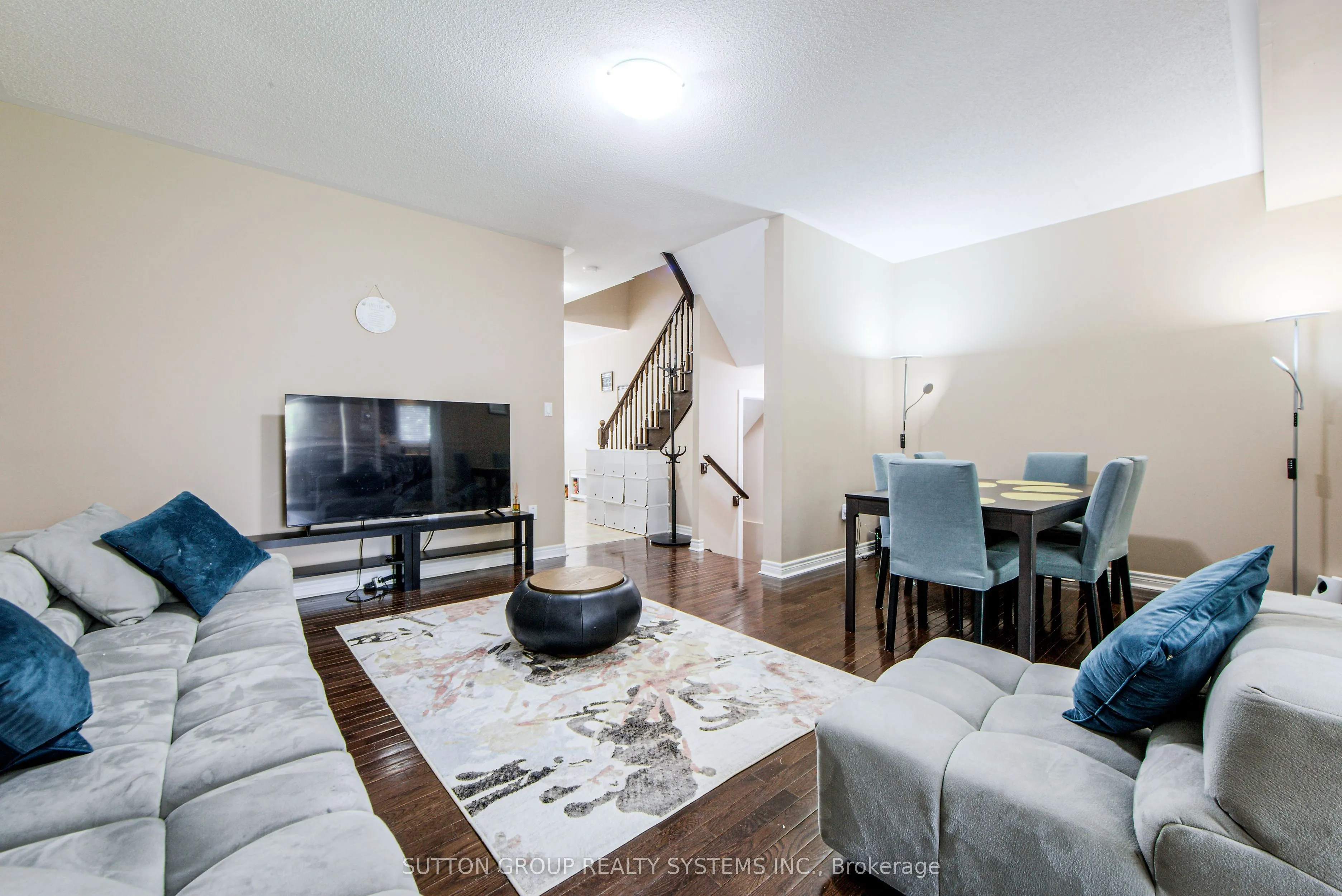 2453 Grand Oak Trail