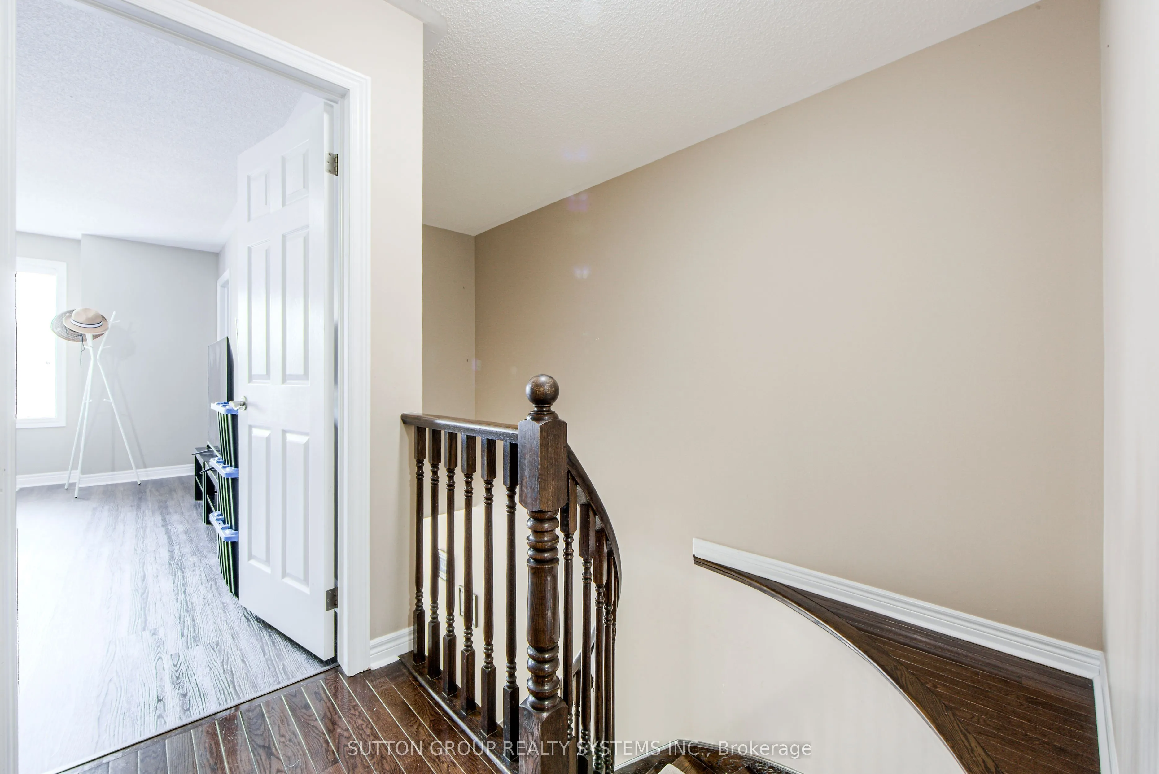 2453 Grand Oak Trail