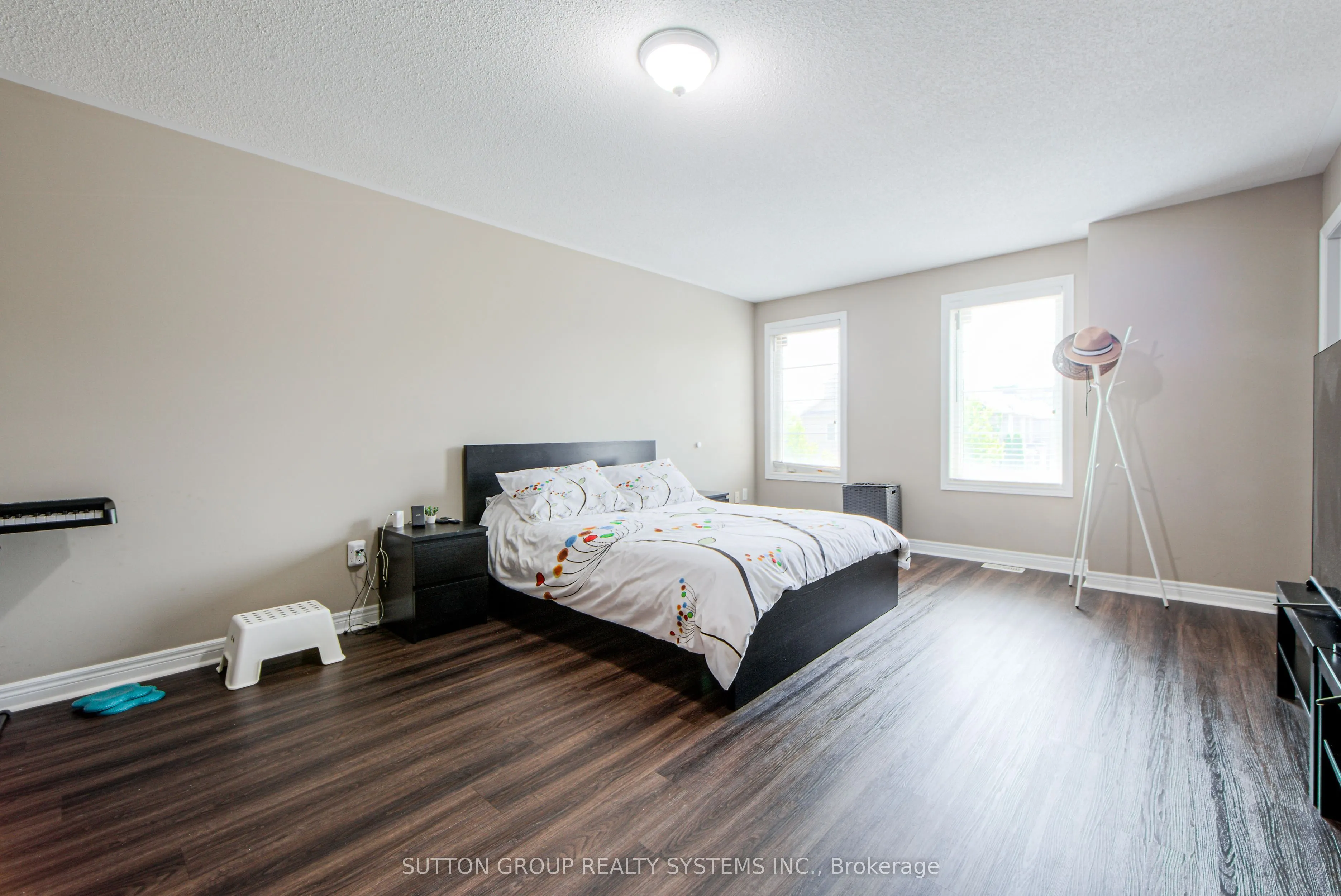 2453 Grand Oak Trail